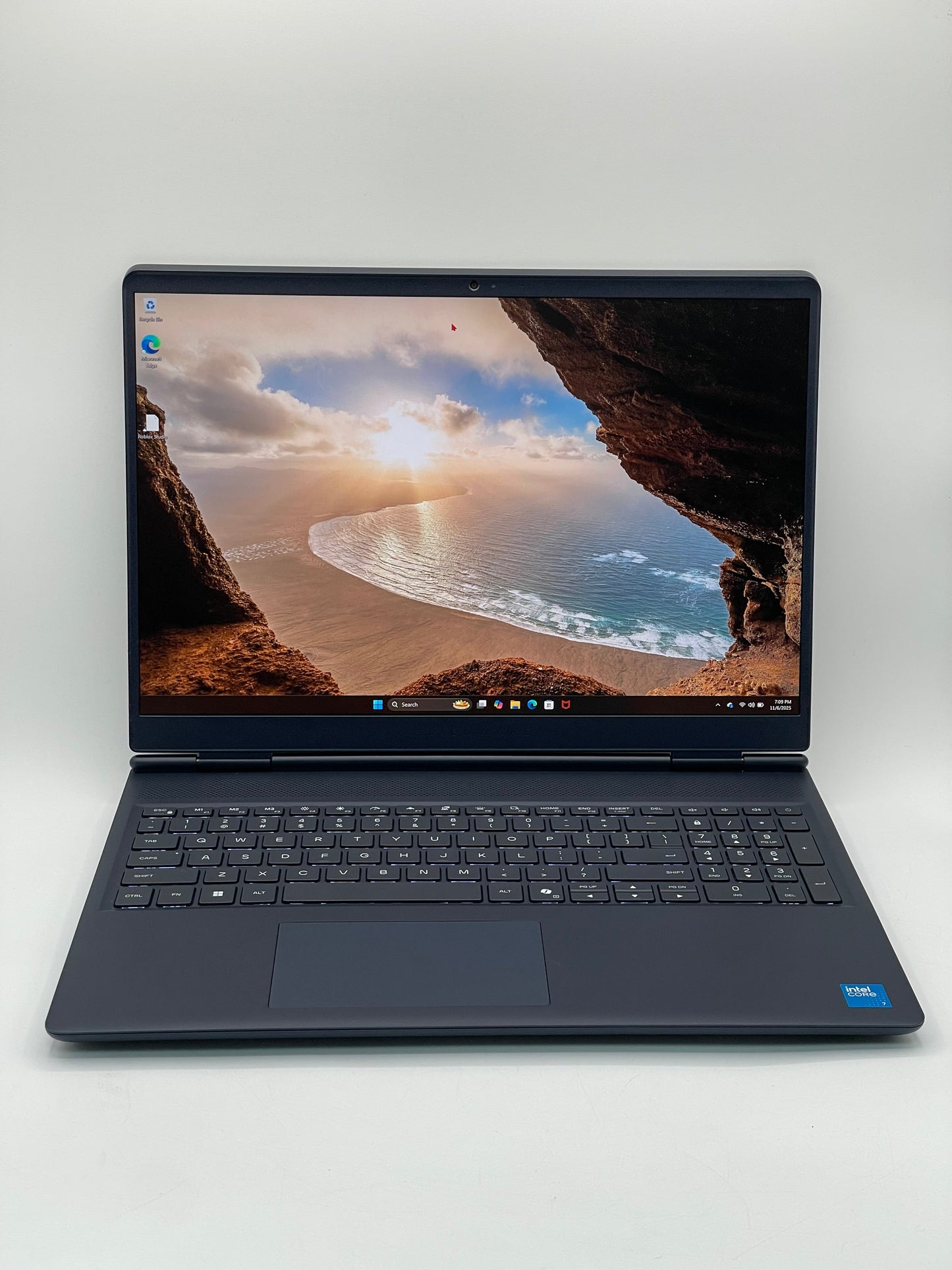 Alienware 16 AURORA 16" Core 7 240H 16GB RAM 1TB SSD GeForce RTX 5050