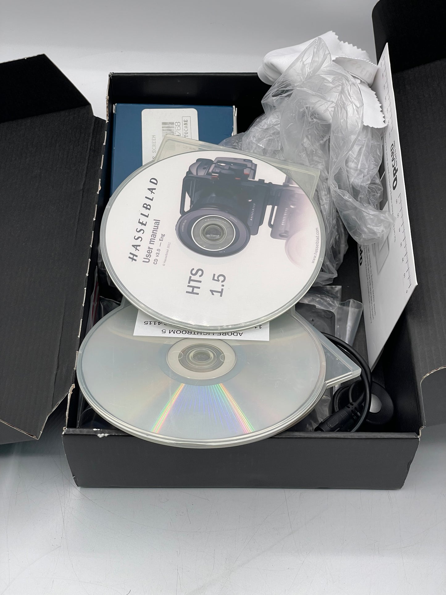 Hasselblad H3D 31MP Digital Medium Format Camera Bundle