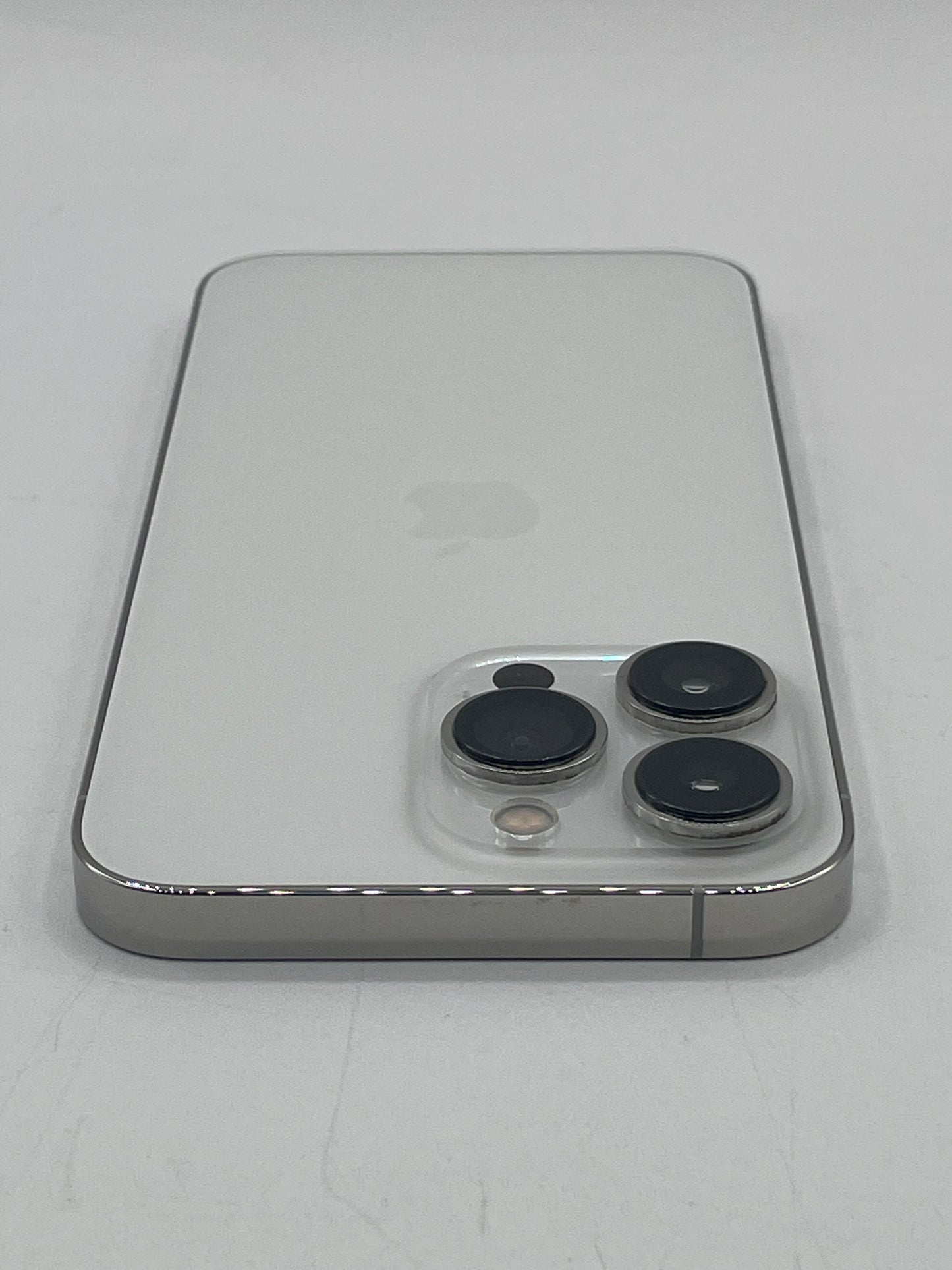 Unlocked Apple iPhone 13 Pro 6.1" 256GB White A2483 MLR73LL/A Service Batt