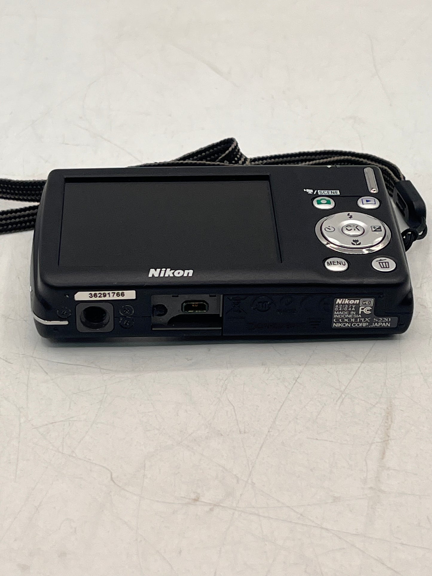 Nikon Coolpix S220 Digital Camera w/o Charger - Black
