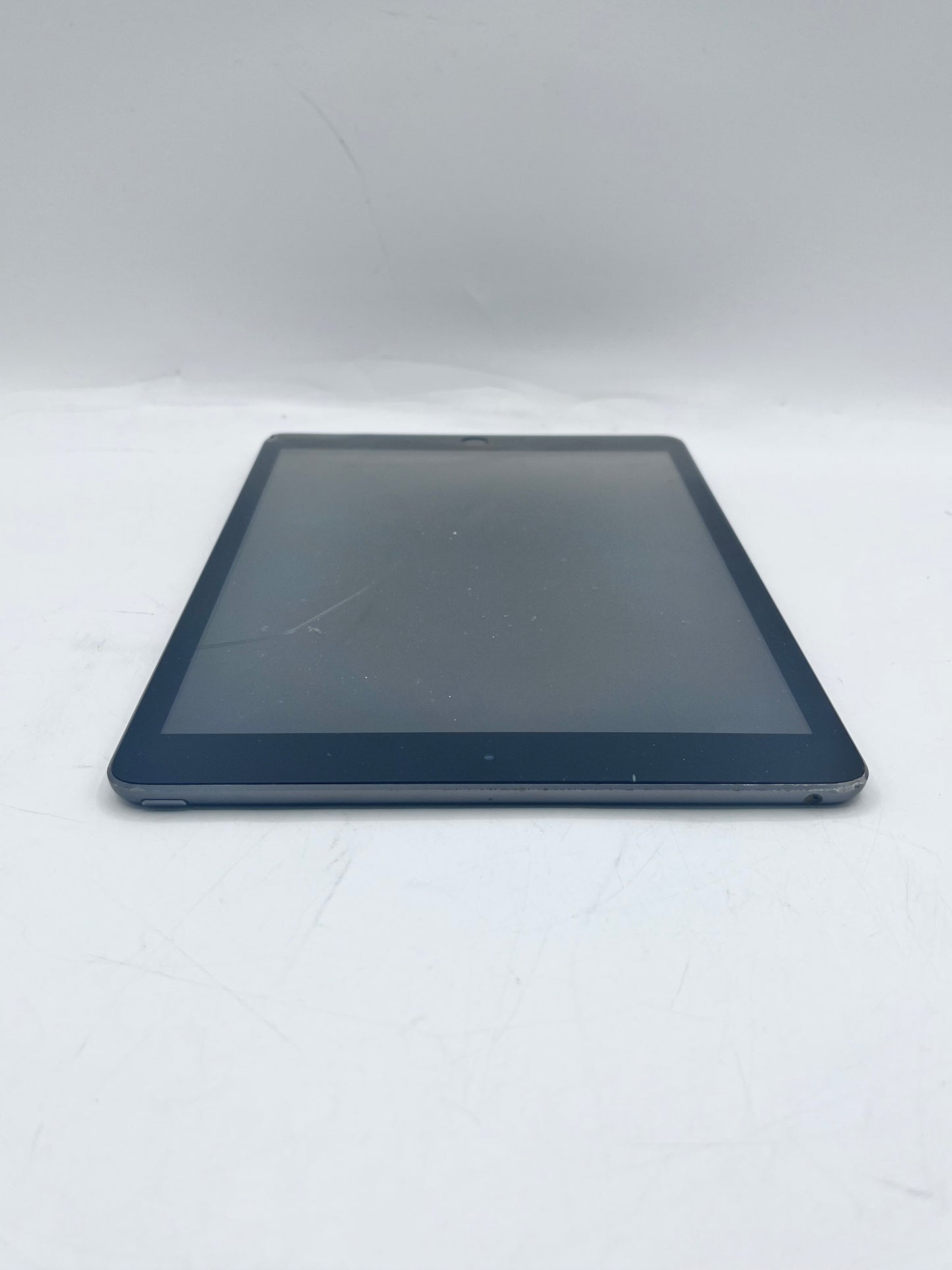 Apple iPad 8th Gen 32GB Wi-Fi Only A2270 MYL92LL/A Space Gray