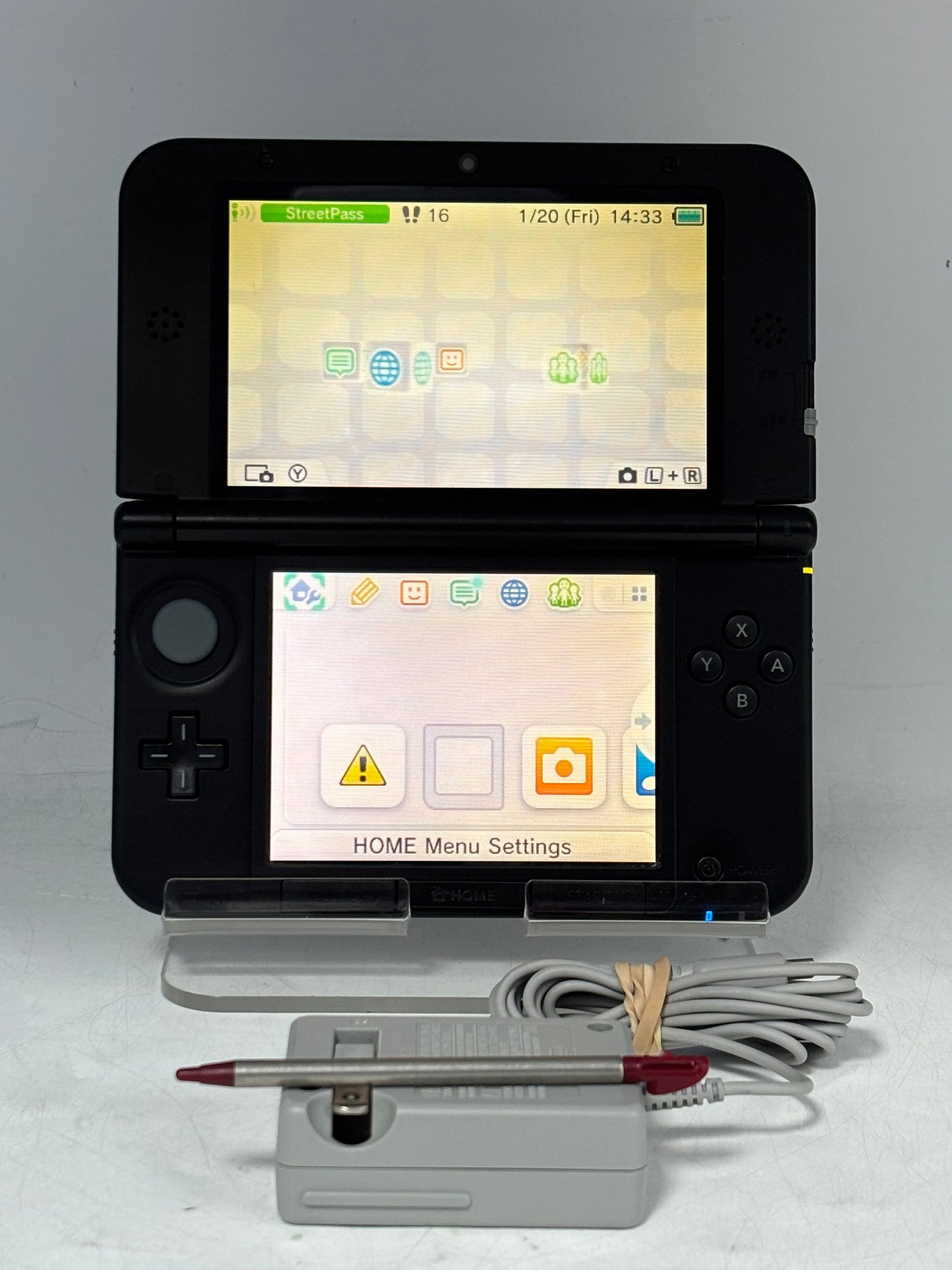 Nintendo 3DS XL SPR-001 4GB, 2012 (Black)