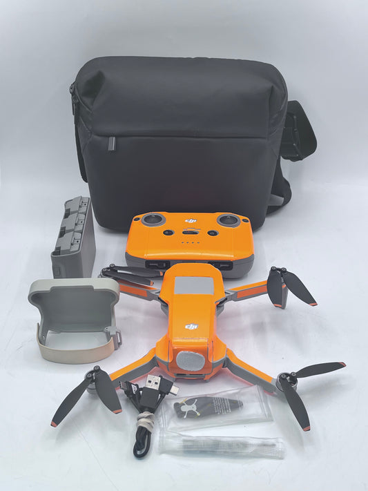 DJI Mavic Mini 1 Drone w/ 3 batteries, Charging Hub, Carry Bag Excellent Condition
