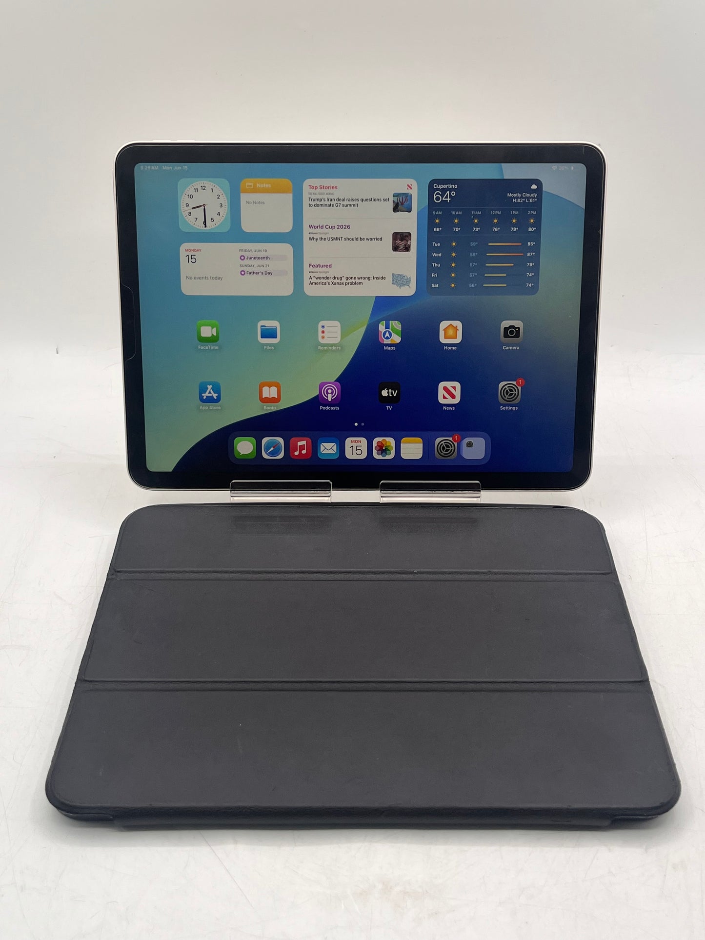 Apple iPad Air 5th Gen A2588 MM9F3LL/A 64GB Wi-Fi Only Silver