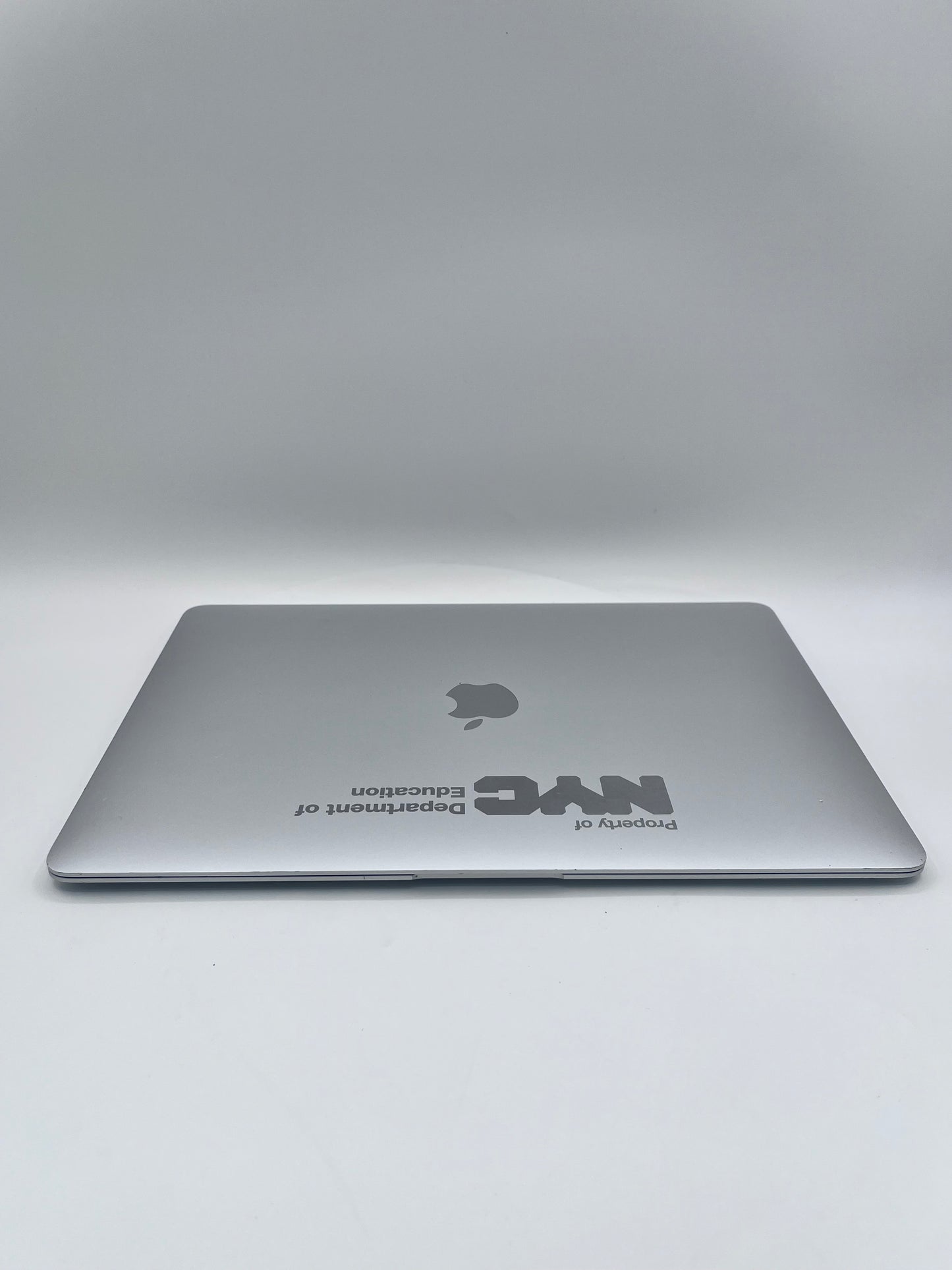 Apple MacBook Air 13.3" M1 8GB 256GB A2337 MGN93LL/A Silver Remotely Managed