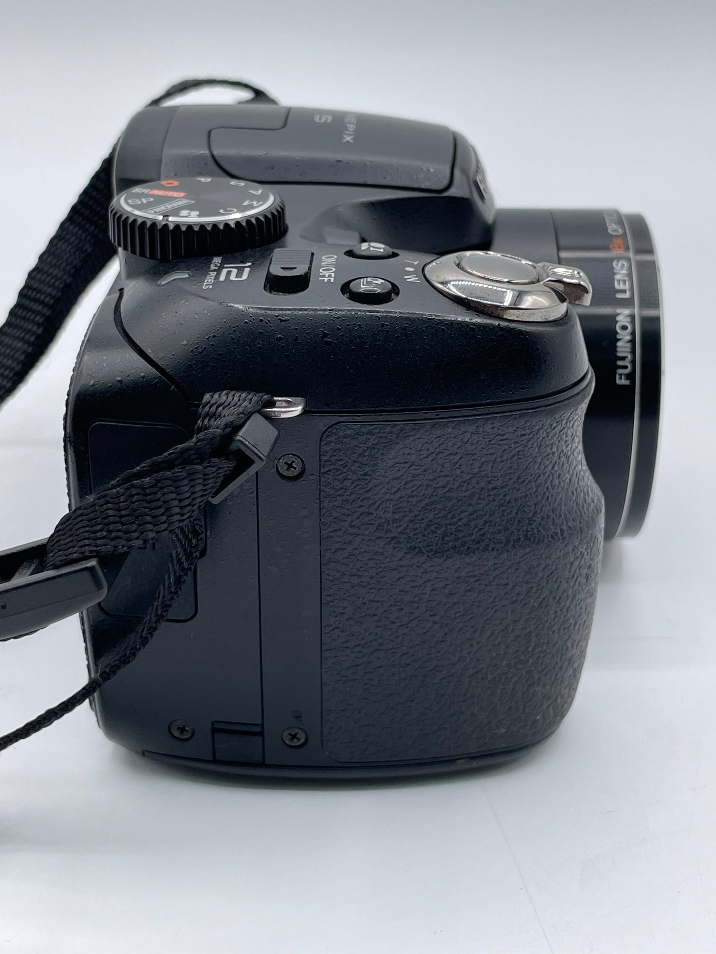 Fujifilm FinePix S1800 12MP Digital Camera w/ 18X Wide Angle Optical Zoom