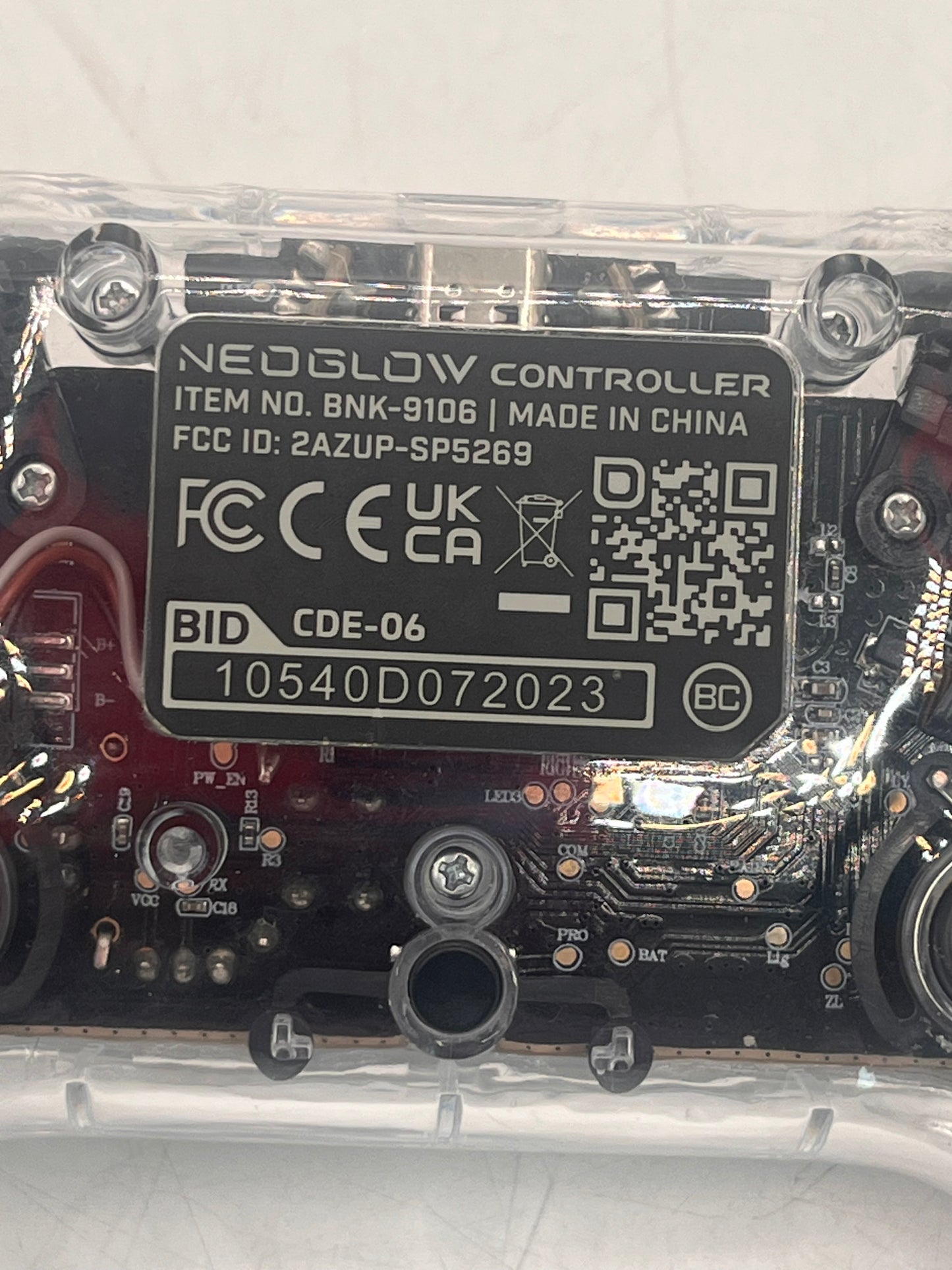 NeoGlow BIONIK BNK-9099 Nintendo Switch Wireless RGB Controller - Clear