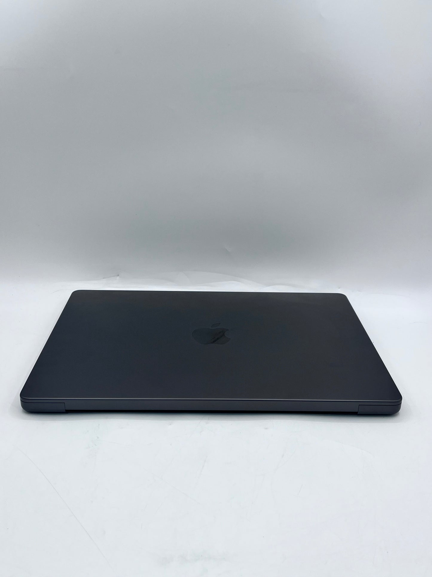 2024 Apple MacBook Pro 14" 11C M3 Pro 14C GPU A2918 MRX33LL/A 18GB 512GB SB READ