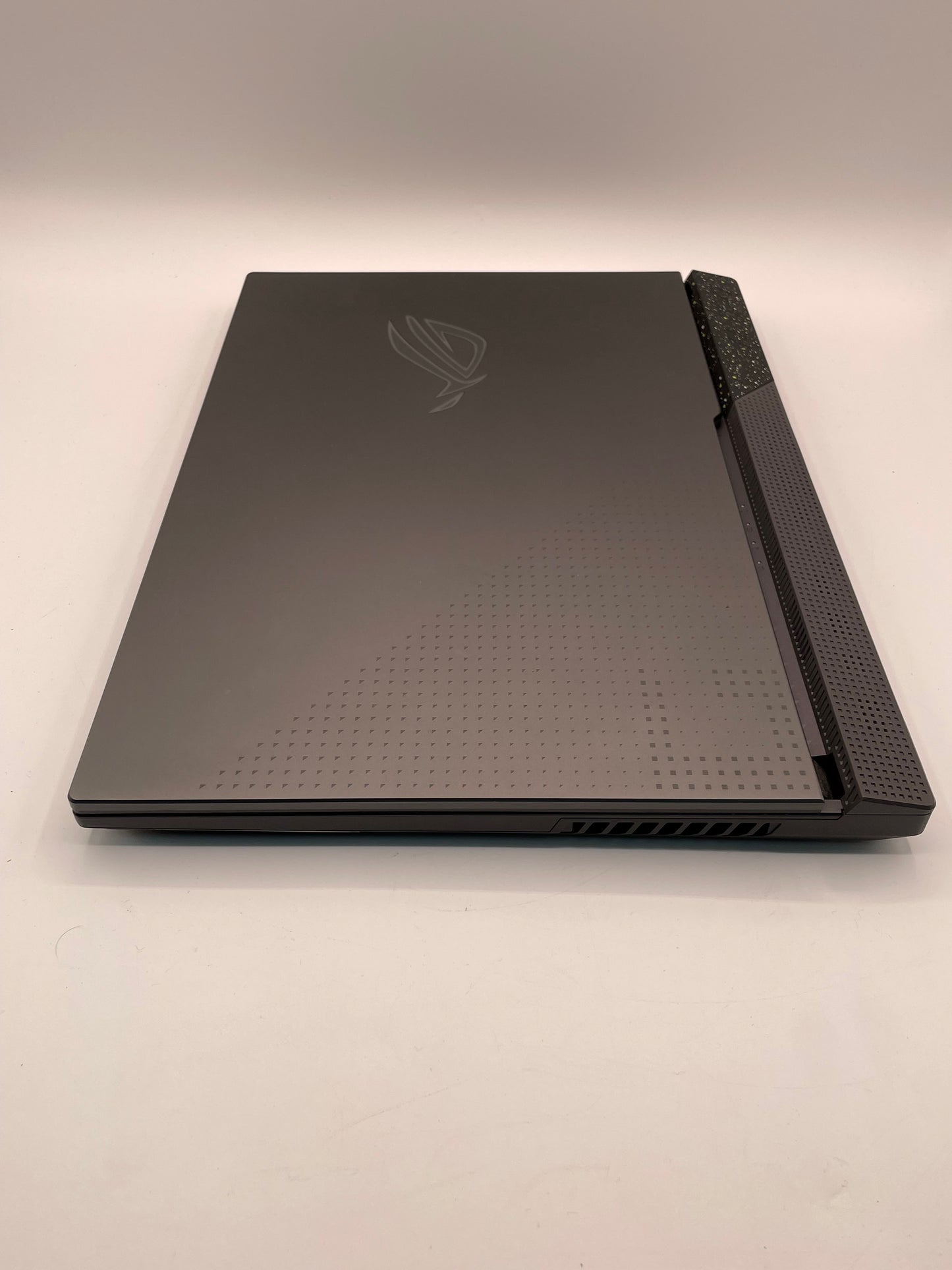 Asus Nvidia GeForce RTX 3050 14" Laptop - AMD Ryzen 7, 16GB RAM, 1TB HDD, New Open Box