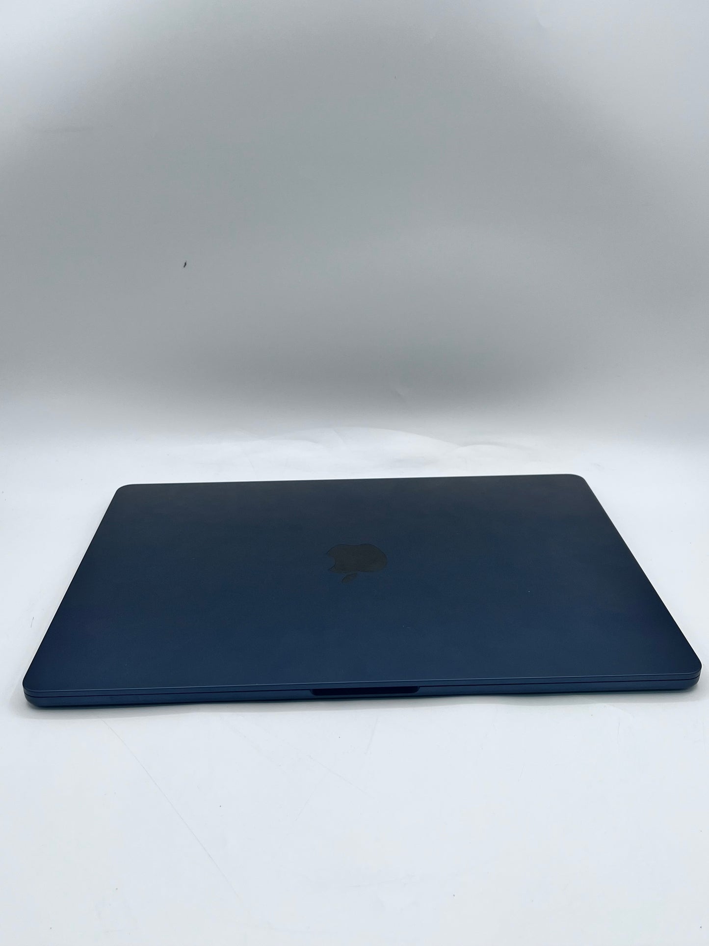 Apple MacBook Air 15" M3 chip 8GB 256GB Midnight MRYU3LL/A 2024 9 Cycle Count!