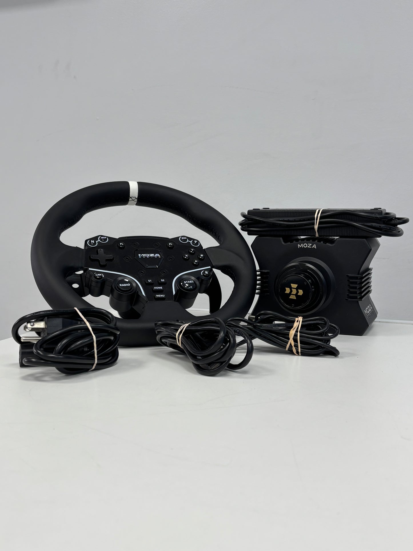 Moza R5 Direct Drive Wheel Base + Wheel Excellent Condition Free Shipping