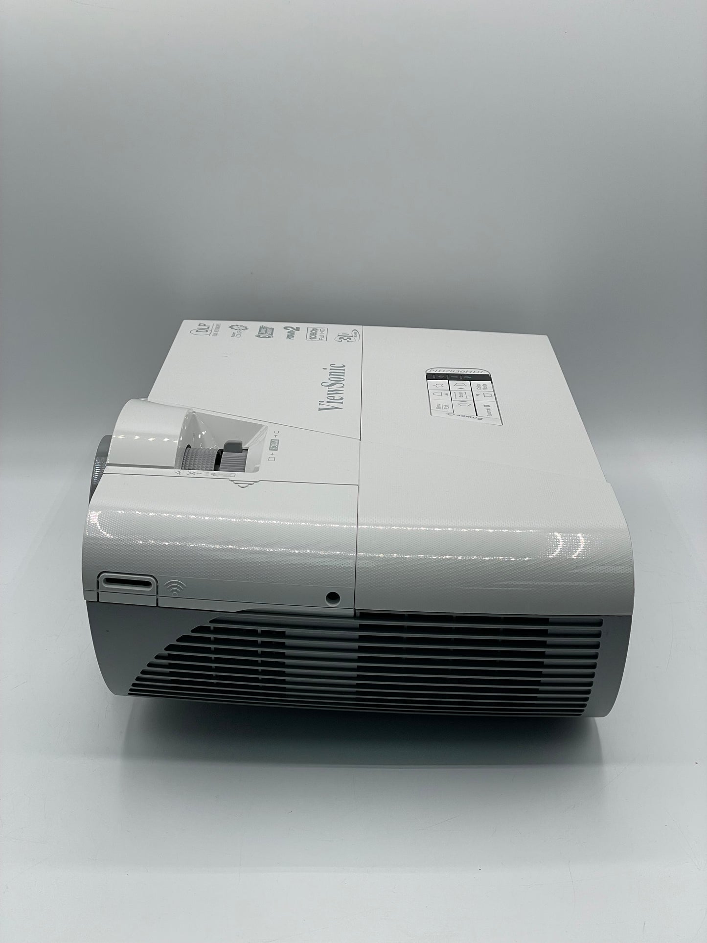 ViewSonic PJD7828HDL LightStream Full HD 1080p Home Entertainment Projector with Carrying Case