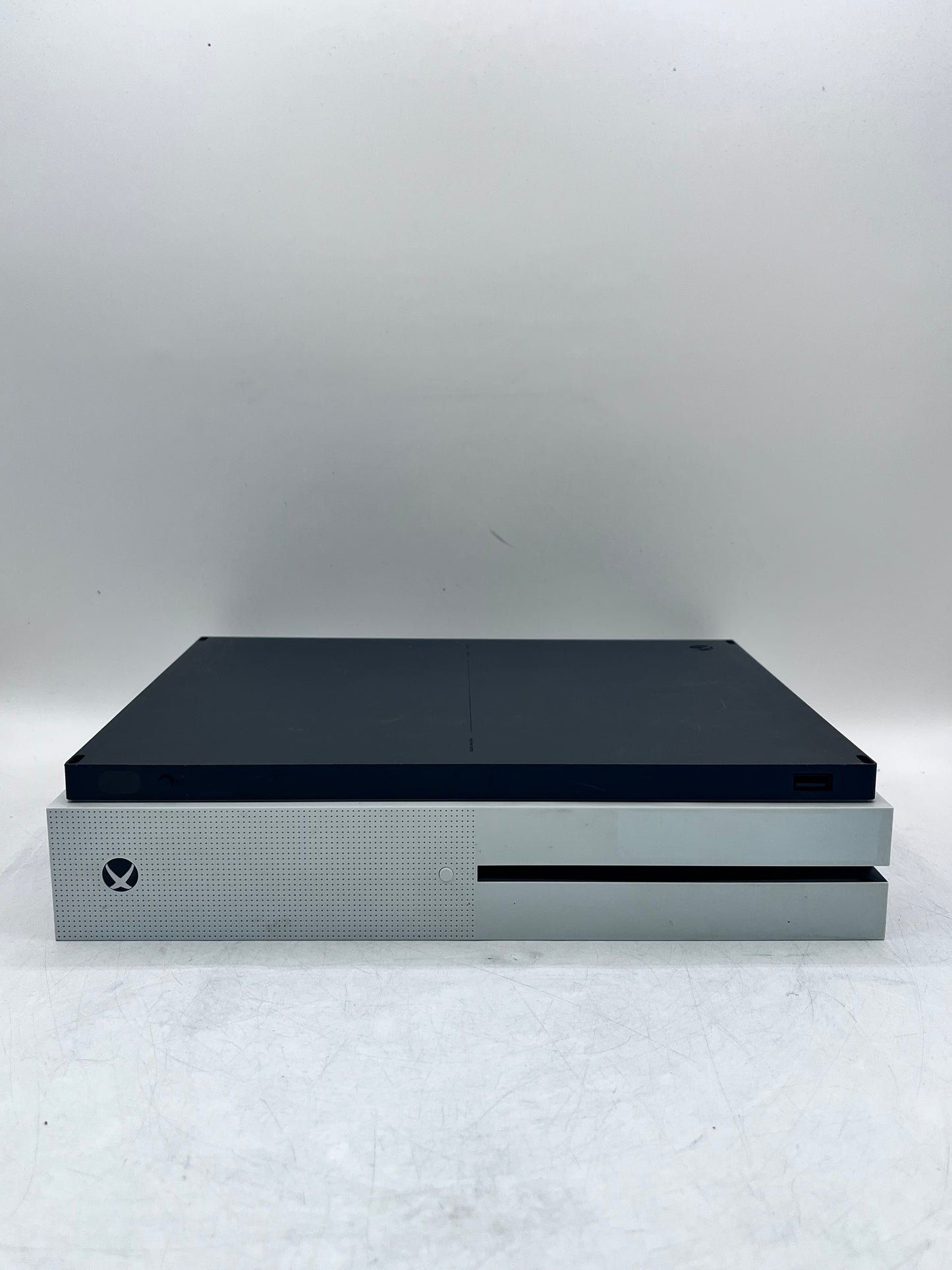 Microsoft Xbox One S 2016 Model 1681 500GB - White