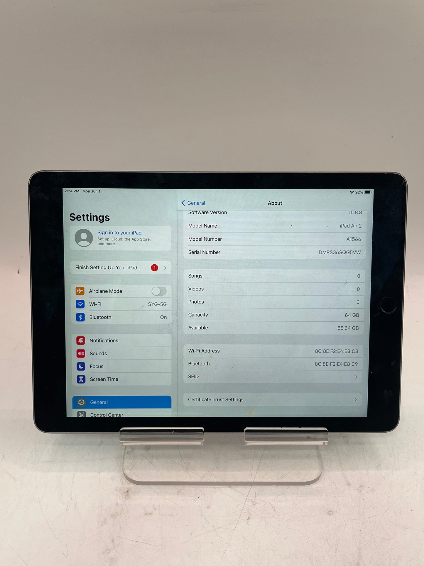 Apple iPad Air 2nd Gen A1566 64GB Wi‑Fi Only Tablet Space Gray Broken Screen