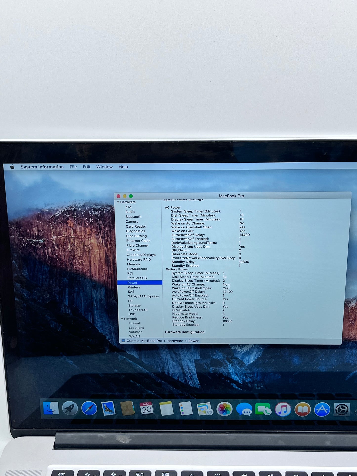 Apple MacBook Pro 15.4″ A1398 Core i7 2.8GHz 16GB 512GB 2015 - Silver