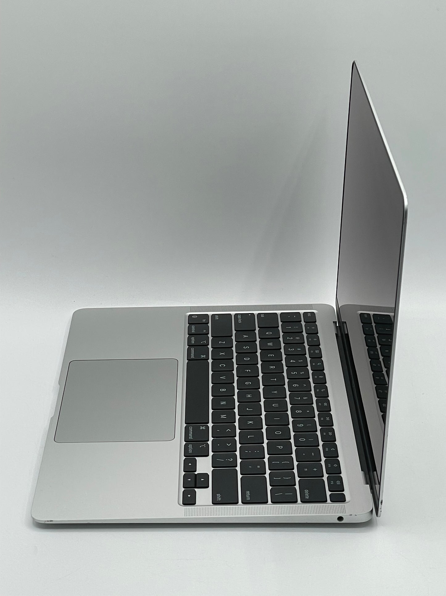 2020 Apple MacBook Air 13.3" M1 7C 8GB 128GB A2337 REMOTELY MANAGED