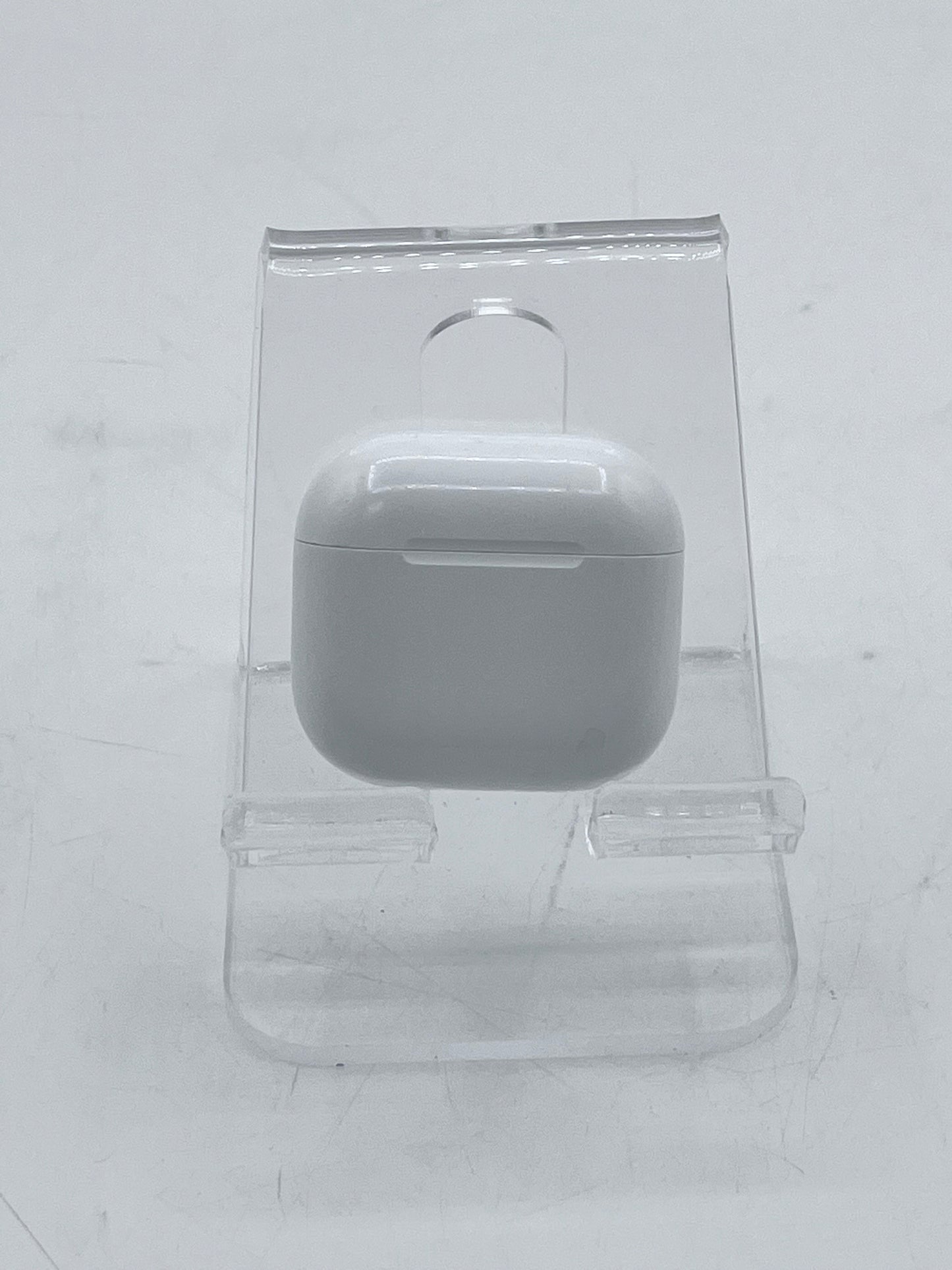 Apple Airpods 4th generation A3058 case, A3050 right bud, and A3053 left bud - White