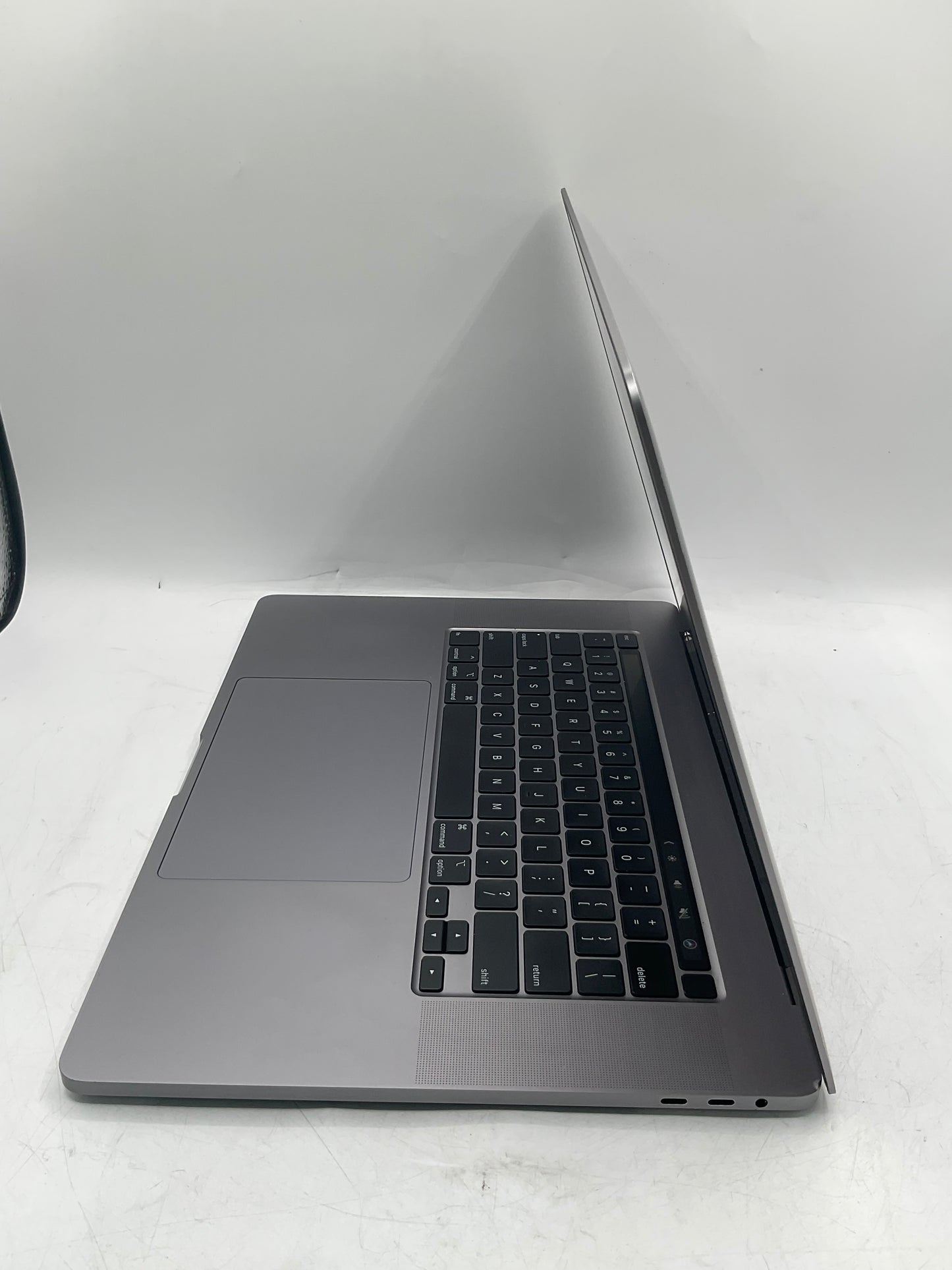 2019 Apple MacBook Pro 16" A2141 2.3GHz Core i9 16GB RAM 512GB SSD Silver