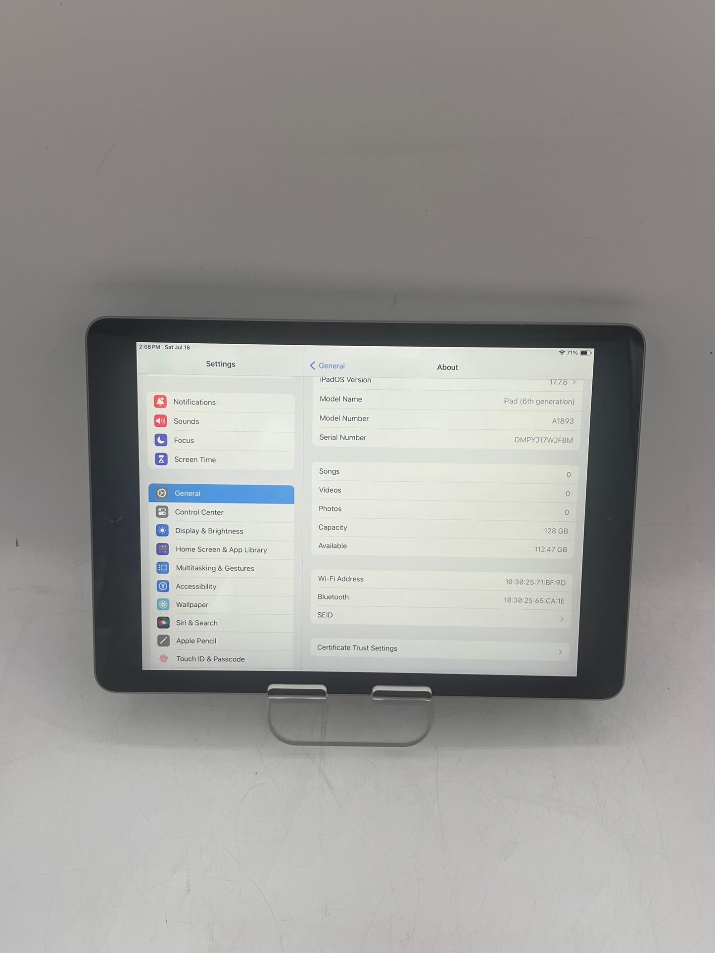 2018 Apple iPad 6th Gen A1893 128GB Wi-Fi Only Black Tablet
