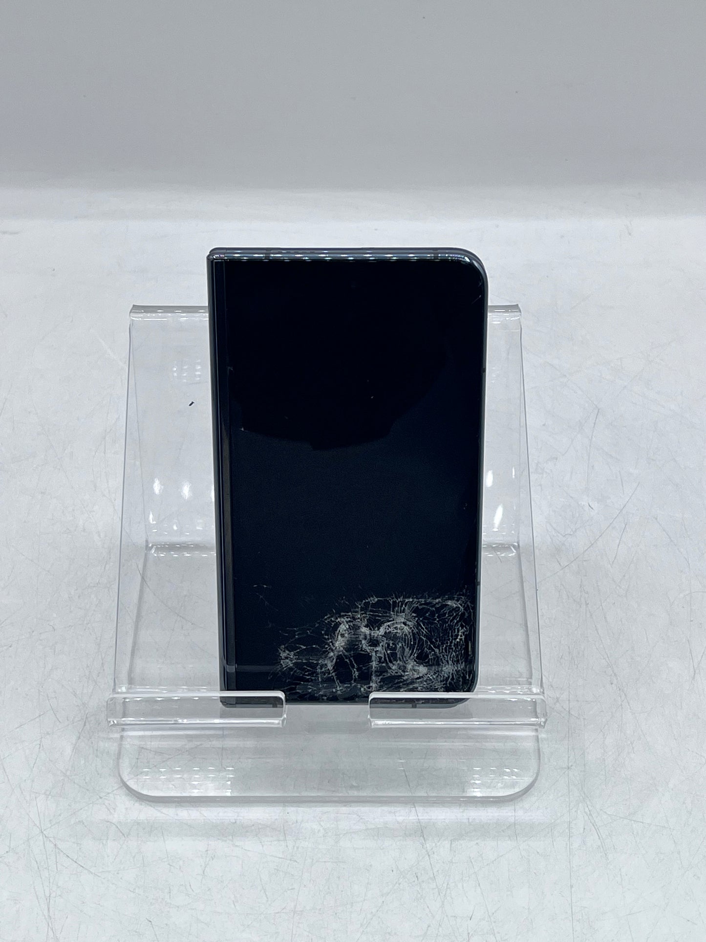 Google Pixel Fold G9FPL 256GB -  Cracked Outer Screen - Black