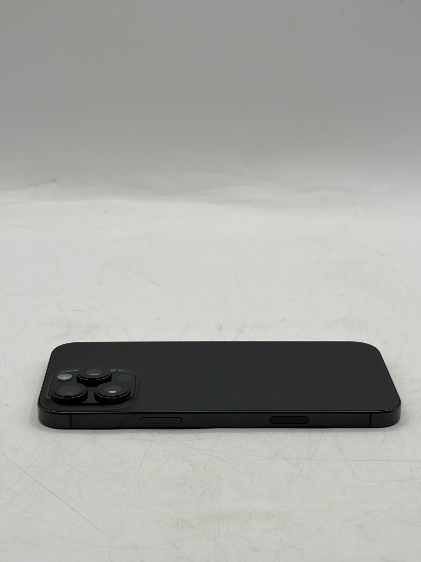 Unlocked Apple iPhone 16 Pro Max 256GB A3084 MYW33LL/A Black 92% Battery Health