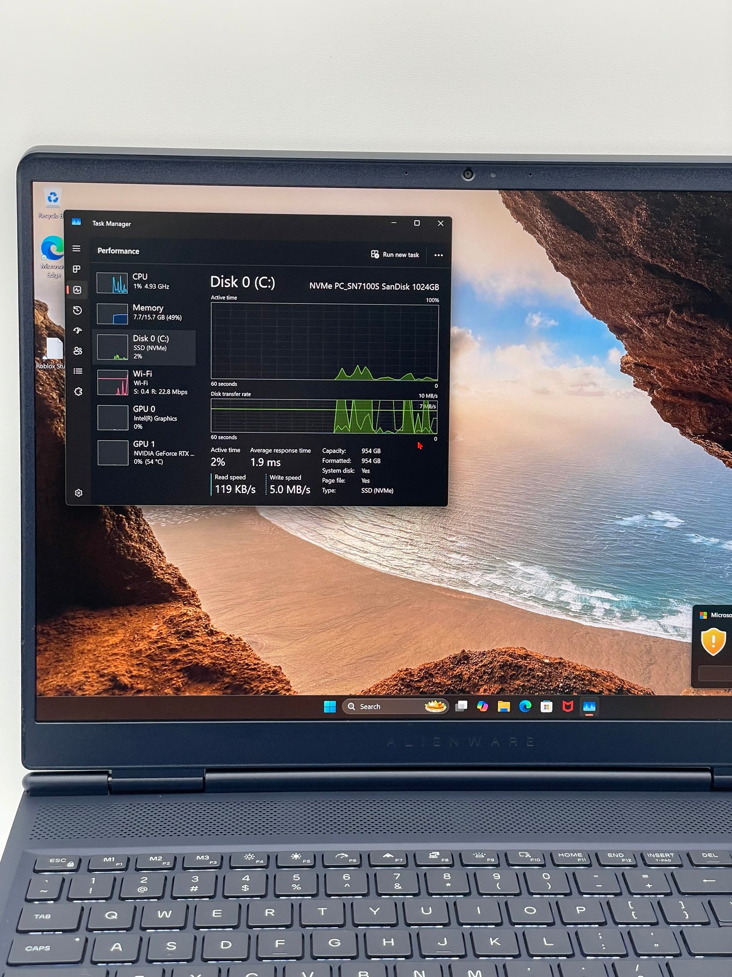 Alienware 16 AURORA 16" Core 7 240H 16GB RAM 1TB SSD GeForce RTX 5050