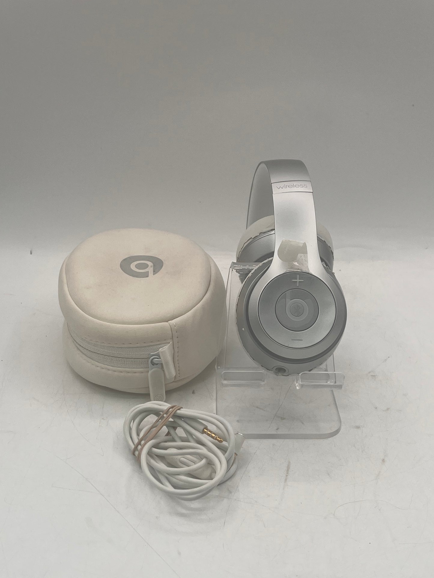 Beats Solo 2 B0534   Wired Headphones - White