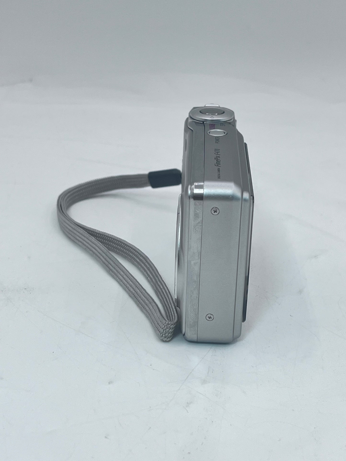 Fujifilm FinePix F470 6.0MP Digital Camera Silver