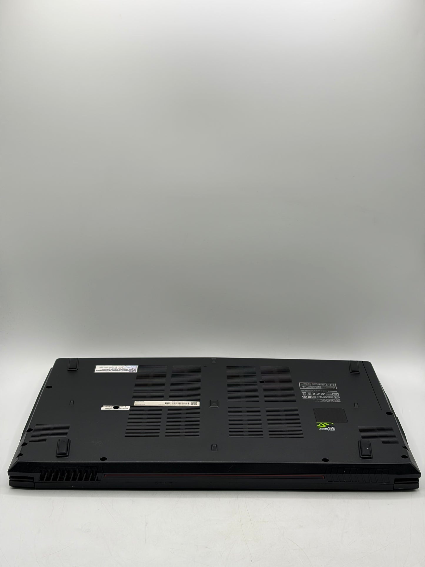 MSI MS-16J5 15.6" Laptop Core i7-6700HQ 8GB RAM 1TB GTX 1080 Black NO OS