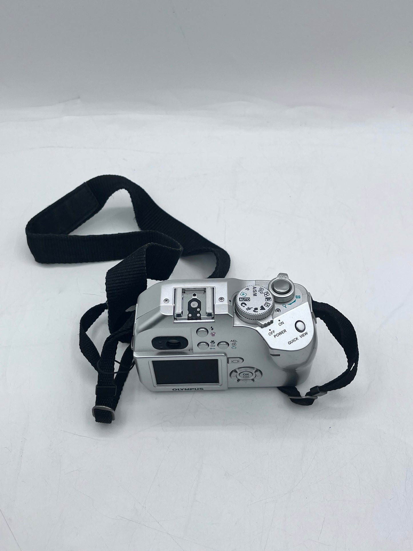 Olympus Camedia C-5000 Zoom Digital Camera Silver