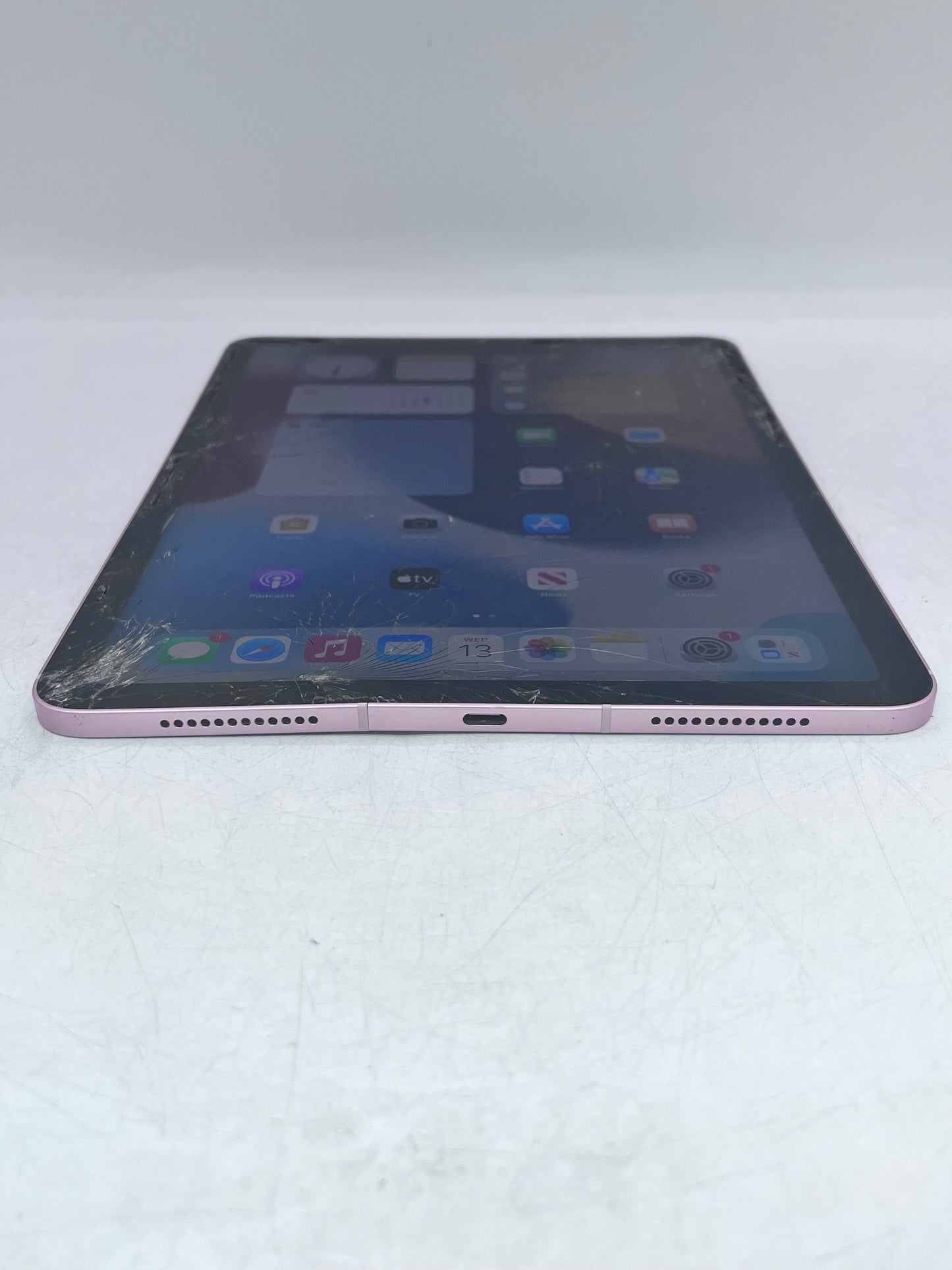 Unlocked Apple iPad Air (4th Gen) A2324 MYJ02LL/A (2020)  64GB 4 GB - Rose Gold