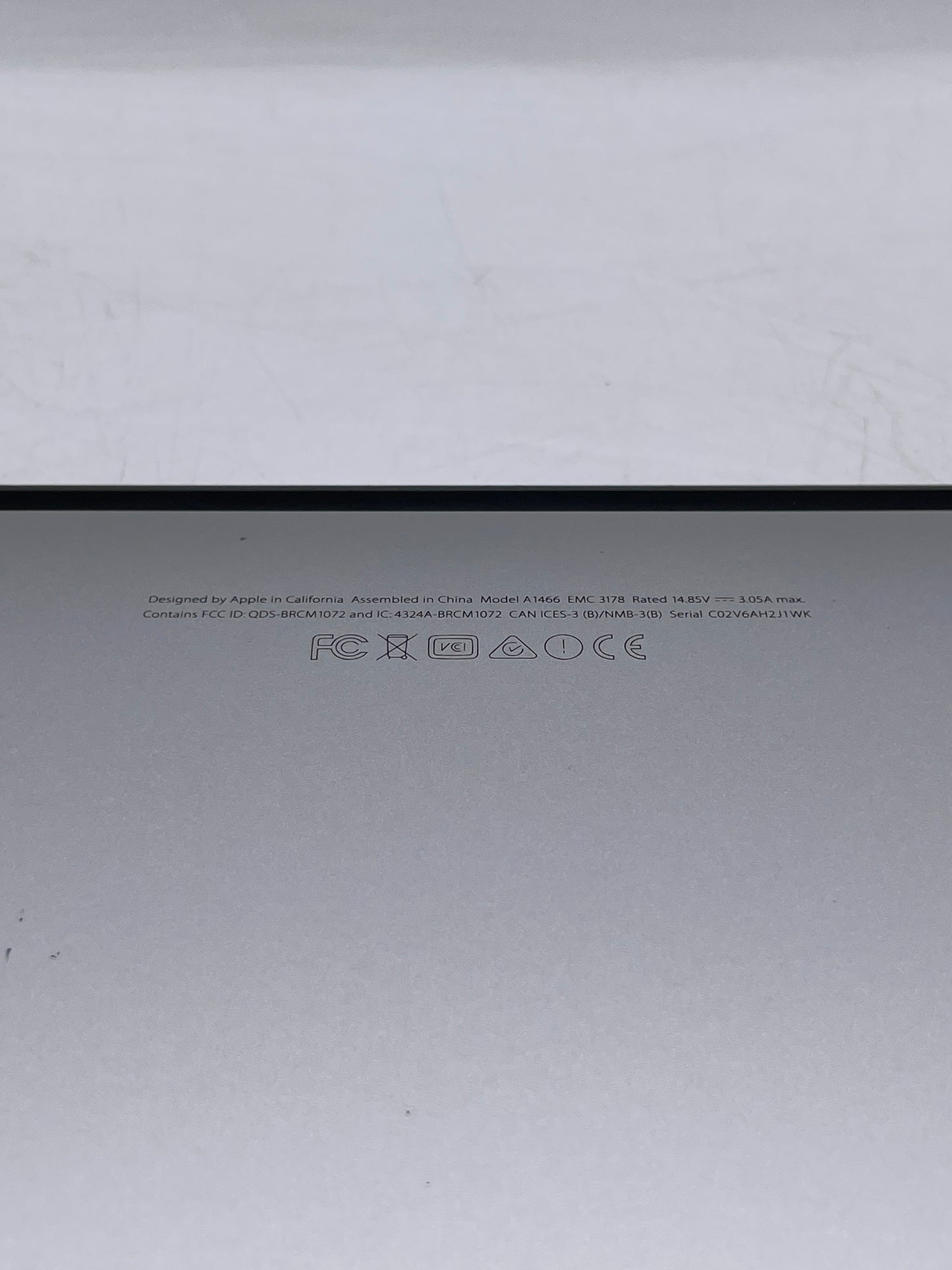Apple MacBook Air 13" A1466/ MQD32LL/A (2017) - Silver - READ