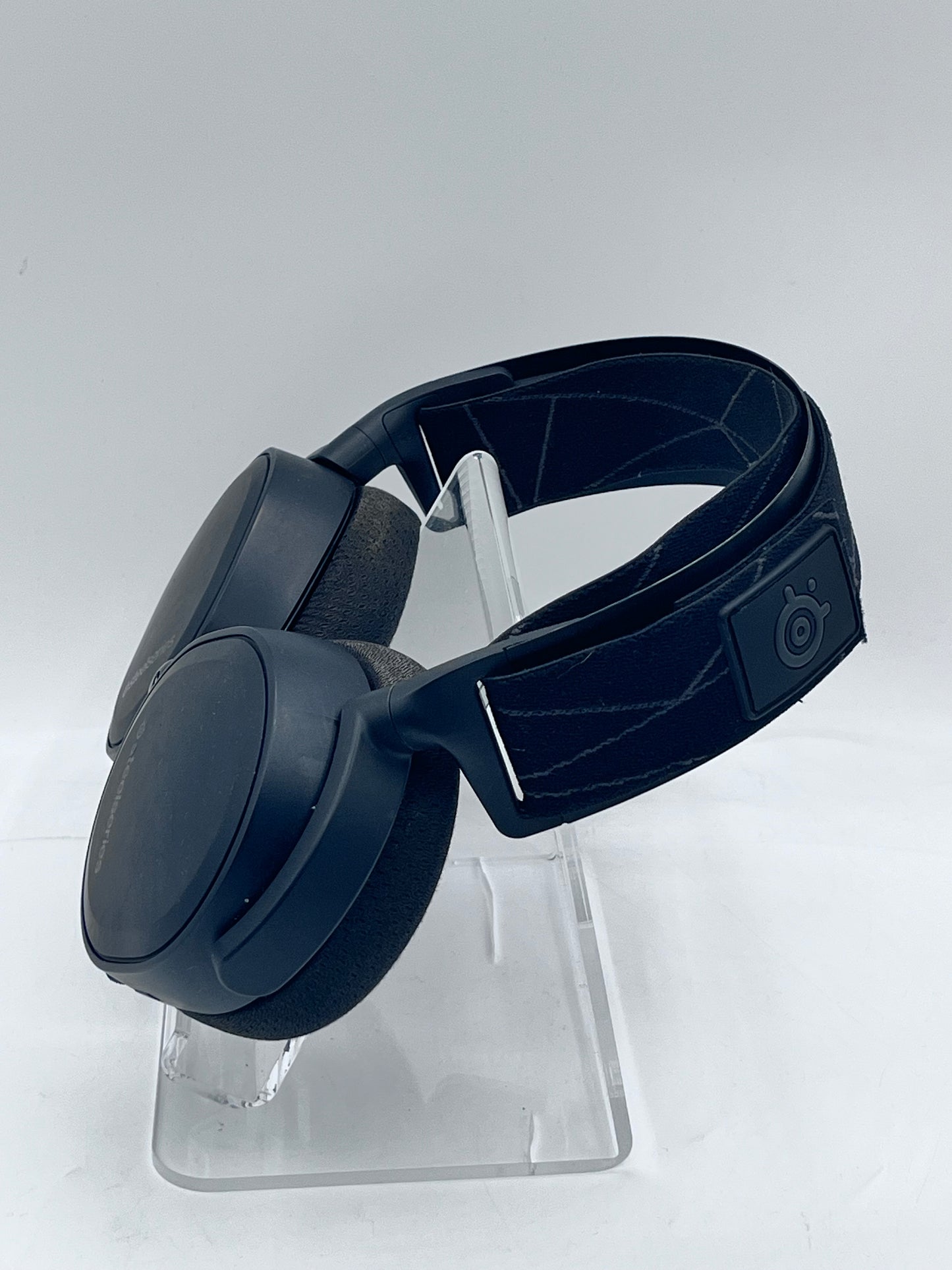 SteelSeries Arctis 7 Wireless Surround Sound Gaming Headset with dongle