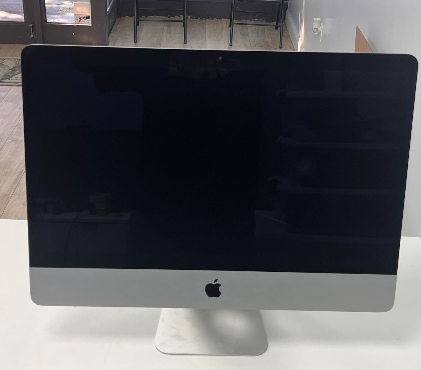 Apple iMac 21.5" 4K A1418 8GB 1TB 2015 Desktop Computer - Silver