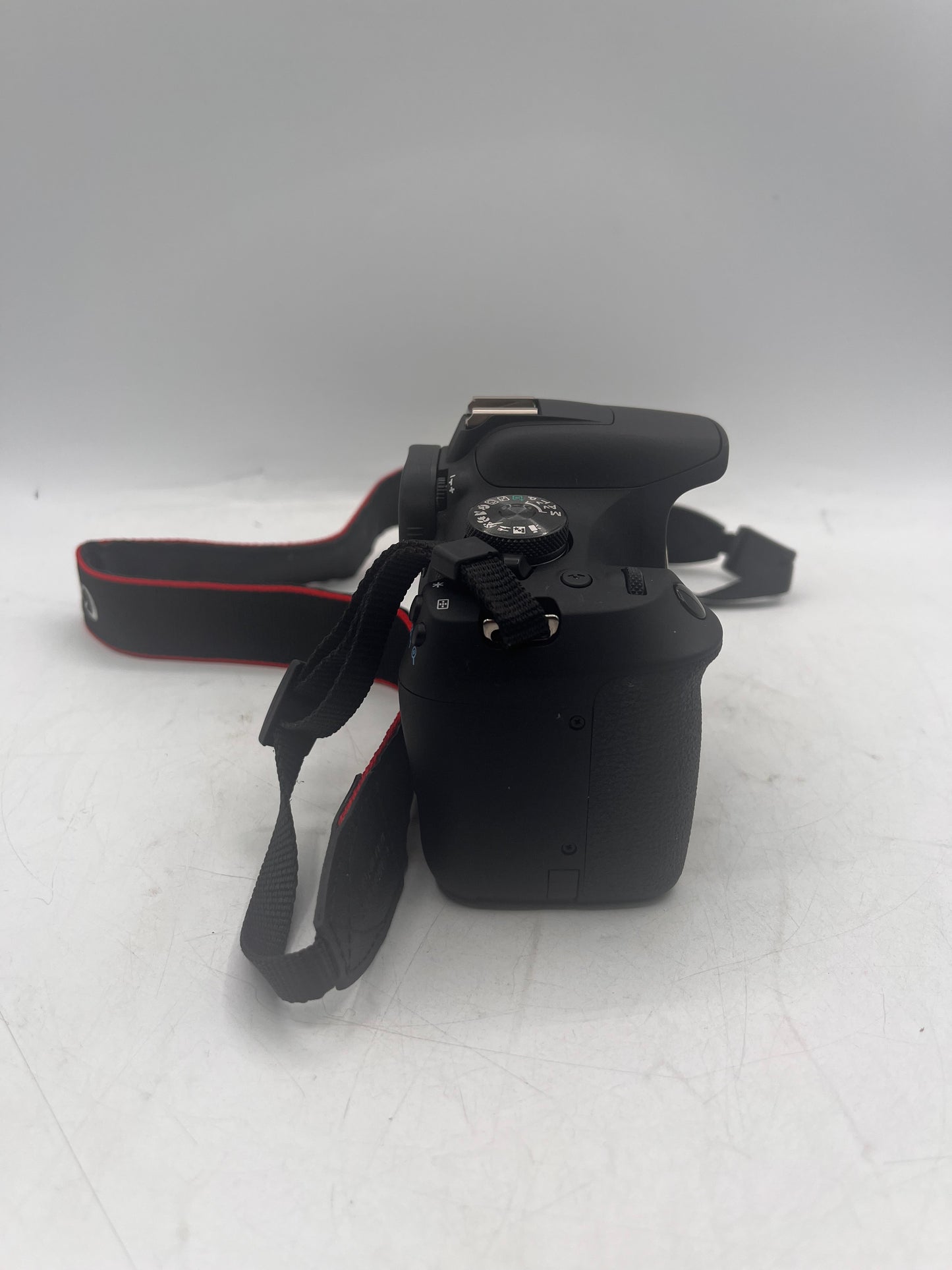 Canon EOS 2000D 24MP EF-S 18-55mm 1:3.5-5.6 DSLR Camera - Black Tested Free Shipping