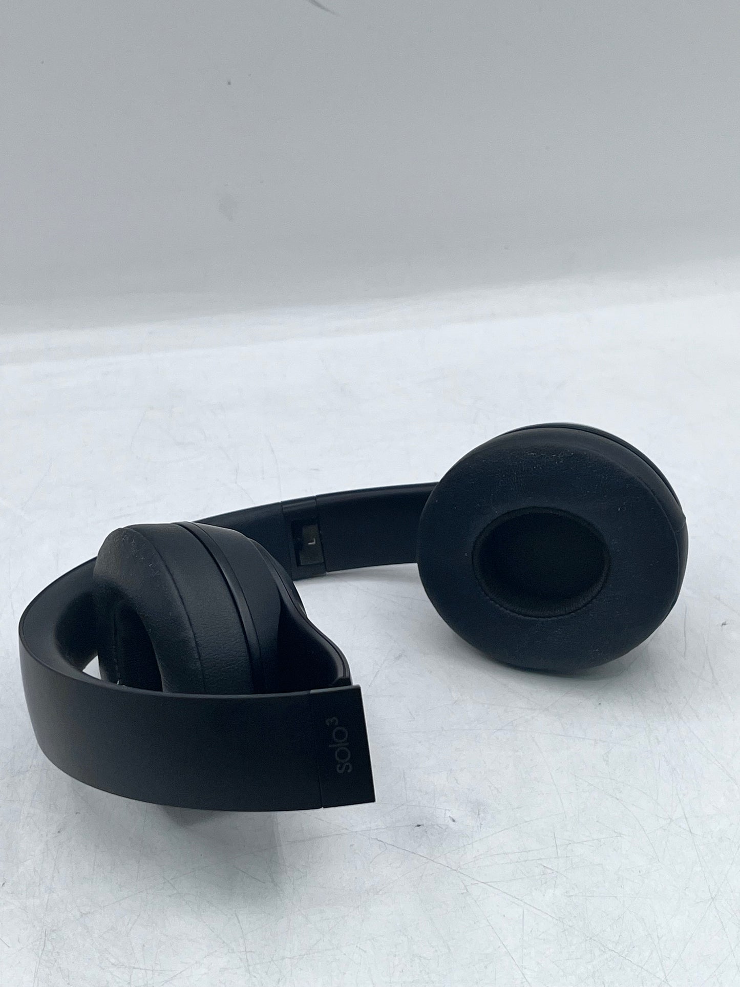 Beats by Dr. Dre Beats Solo 3 Wireless Bluetooth Headphones - Matte Black