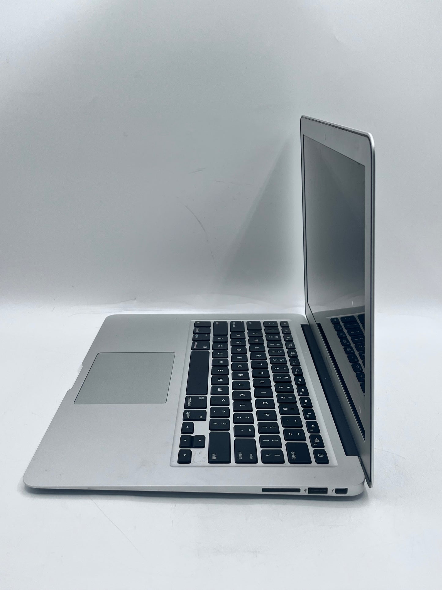 Apple MacBook Air 13" A1466 2015 Core i3 4GB 256GB Silver