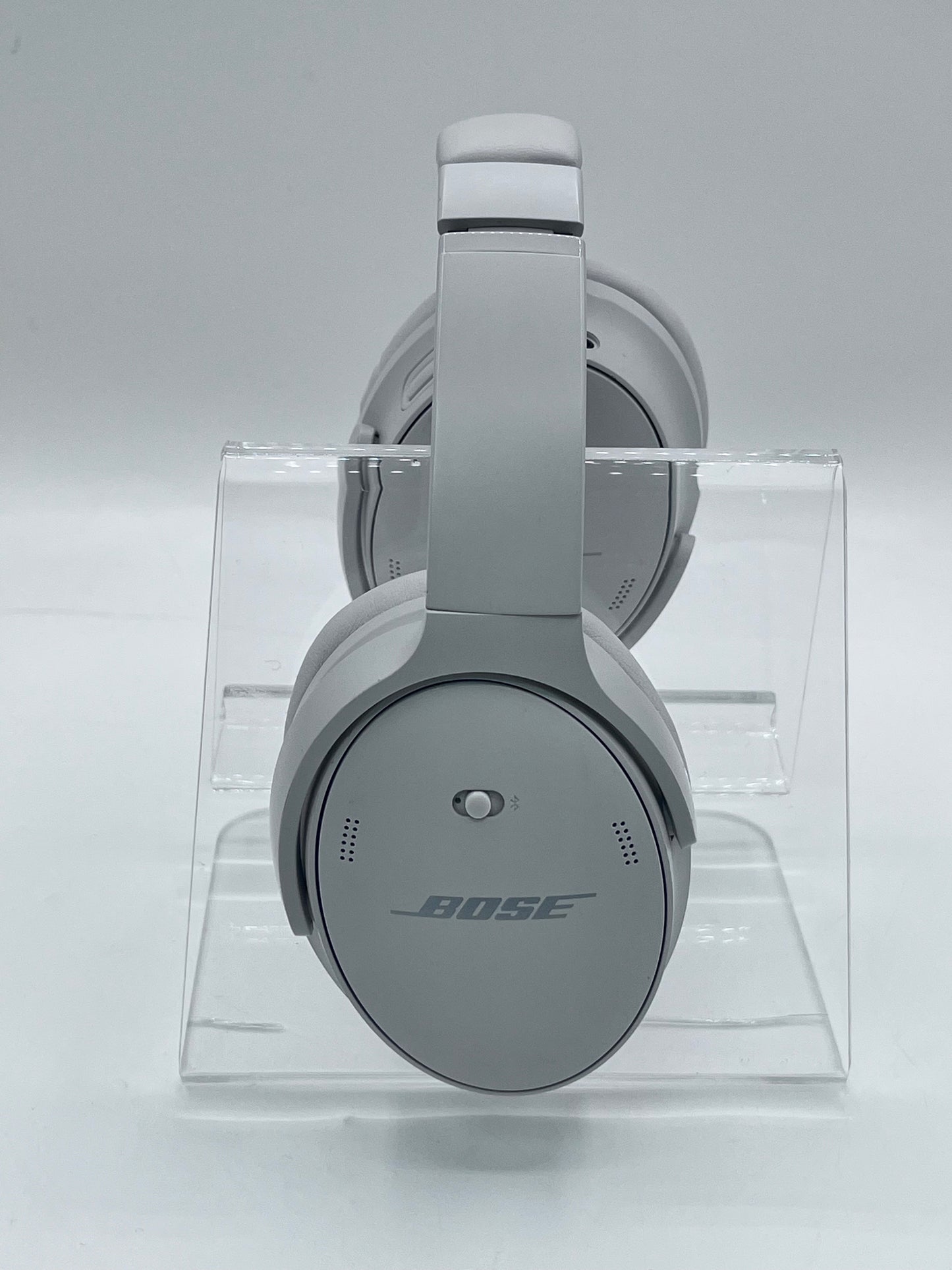 Bose QuietComfort 45  Headphones with Carrying Case - White