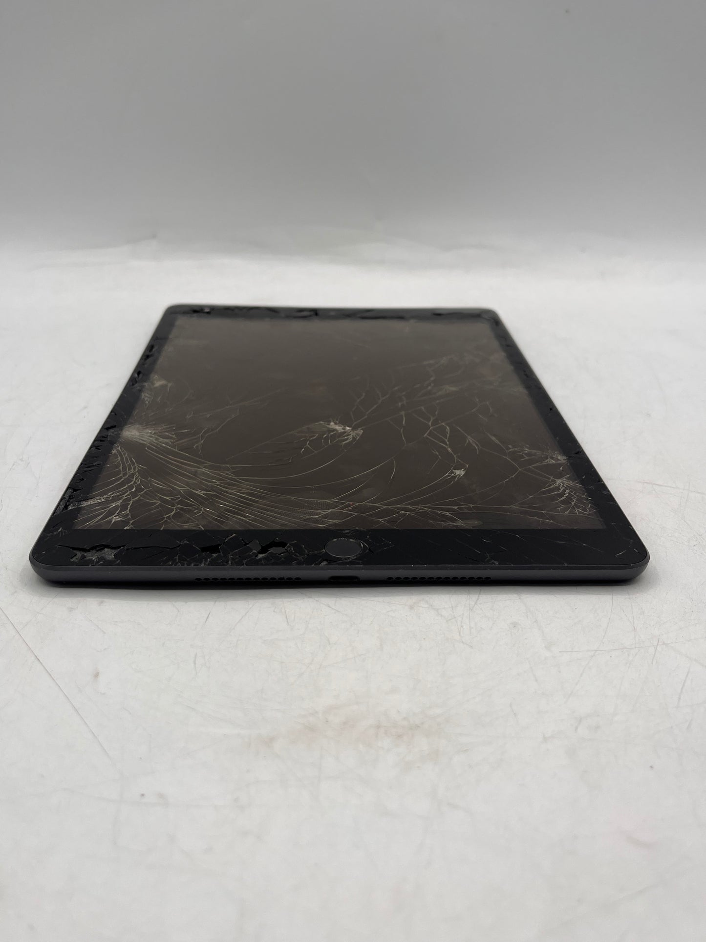 Unlocked Apple iPad 9th Gen A2603 64GB WiFi + Cellular Black