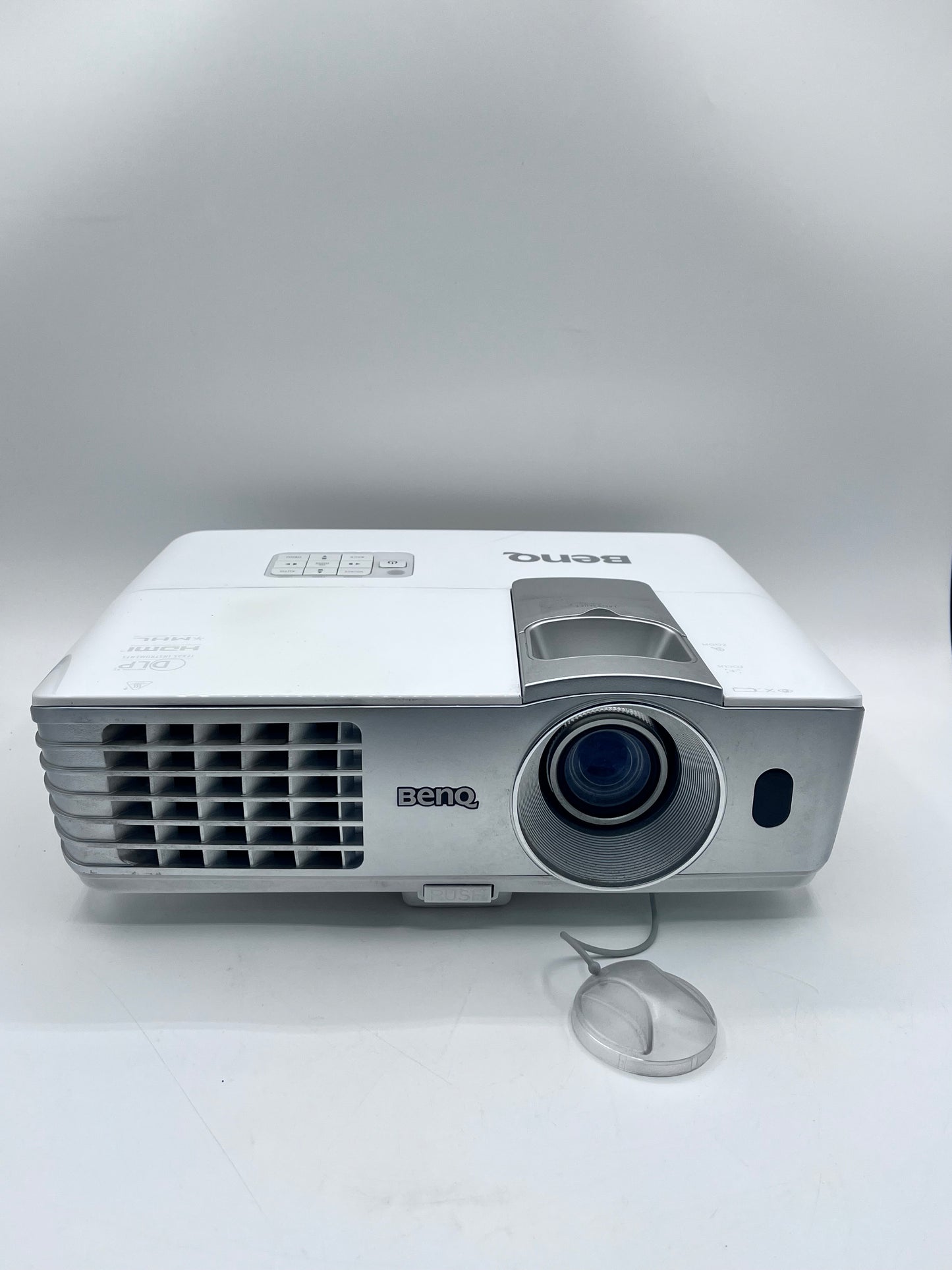 BenQ HT1075 DLP Projector HDMI 1080p Native Full HD with Remote & Power Cable READ