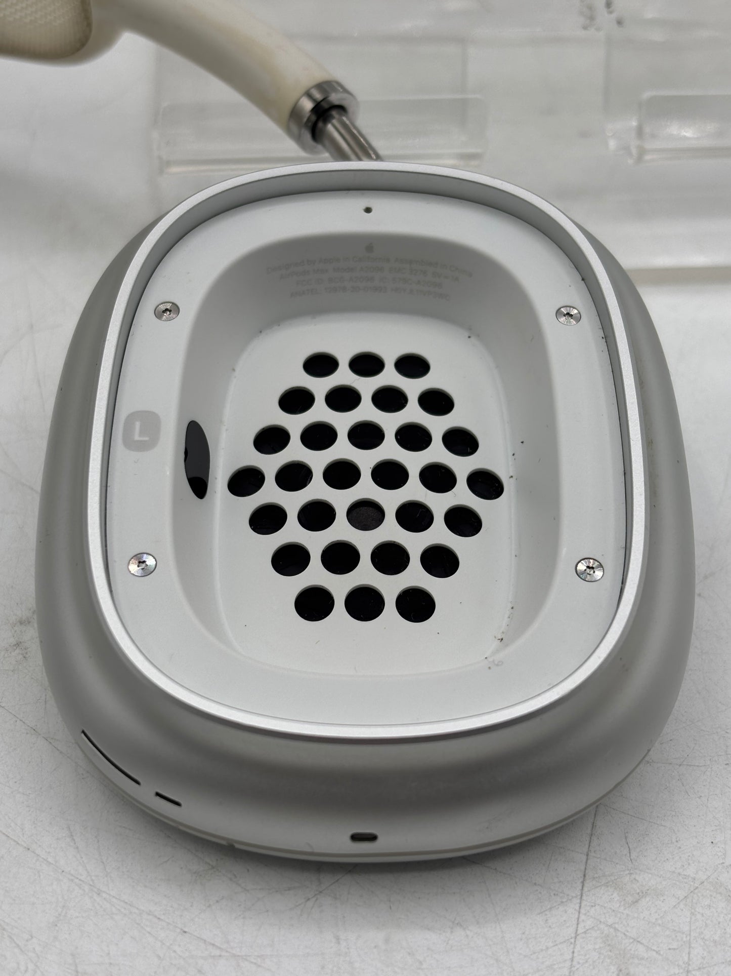 Apple AirPods Max A2096 Wireless Headphones Silver w/ Case