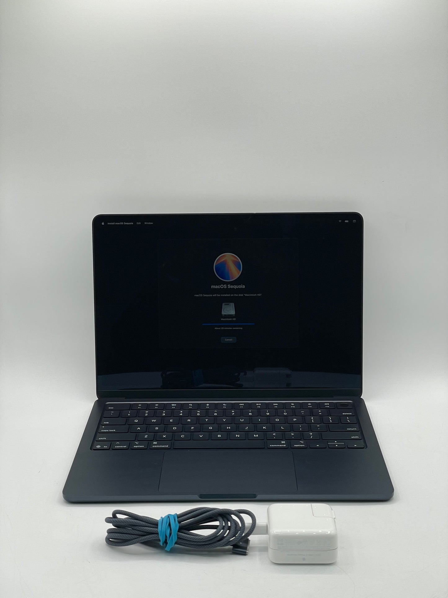 2025 Apple MacBook Air 13" M4 8C GPU 16GB 256GB A3240 Midnight 9 Cycle Count