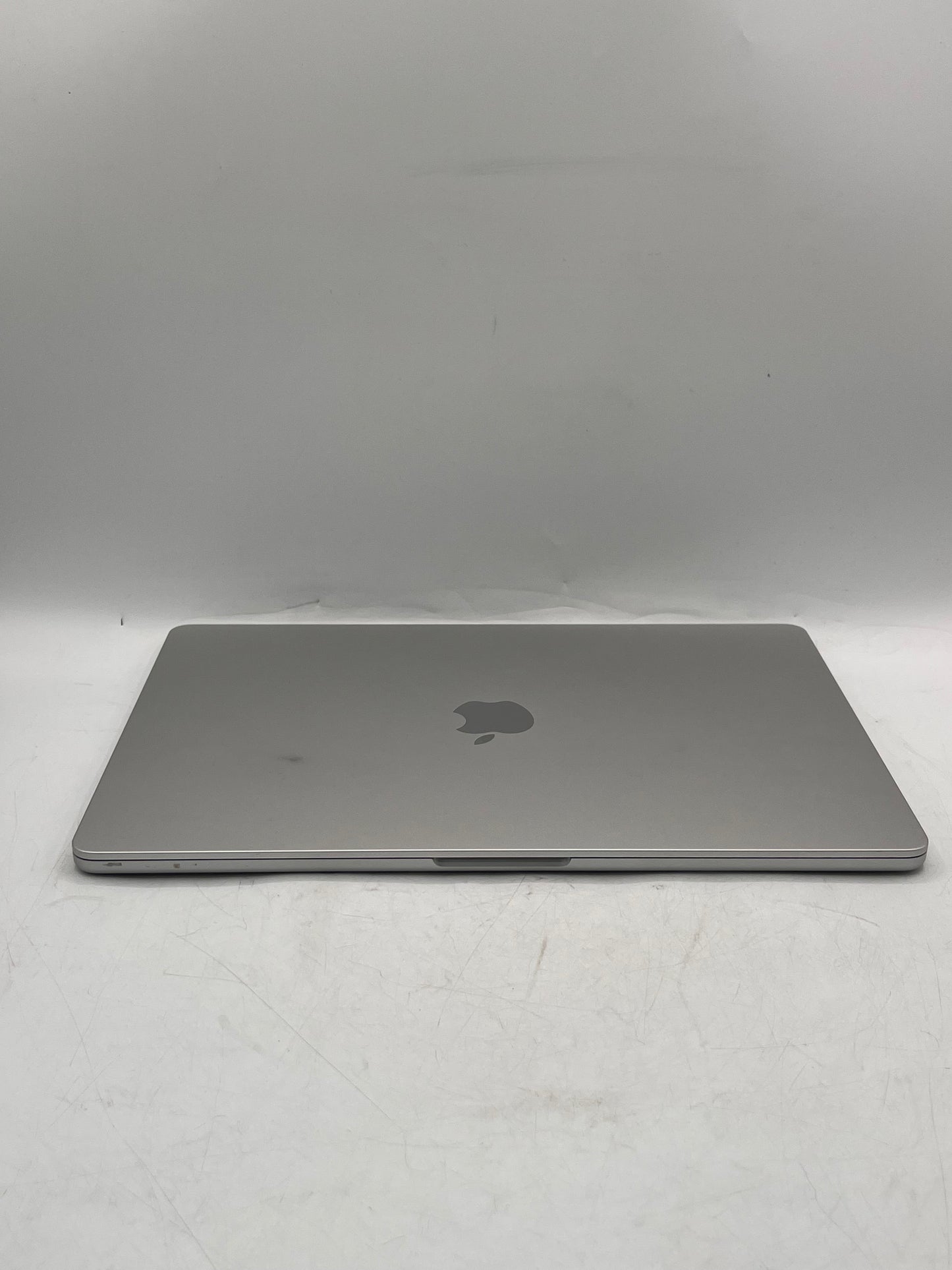 2024 Apple MacBook Air 15" 16GB 256GB A3241 MW1G3LL/A Silver 76 Cycle Count