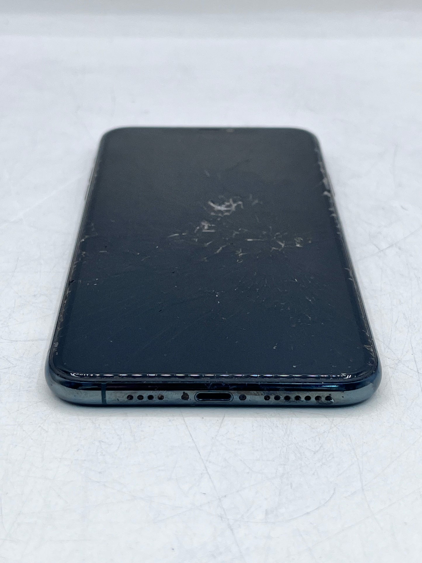 Apple iPhone 11 Pro Max NWGJ2LL/A A2161  128GB Unlocked - Green