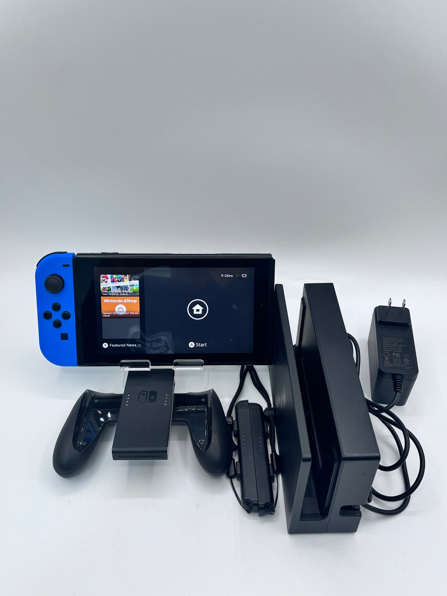 Nintendo Switch HAC-001 Console With Accessories READ