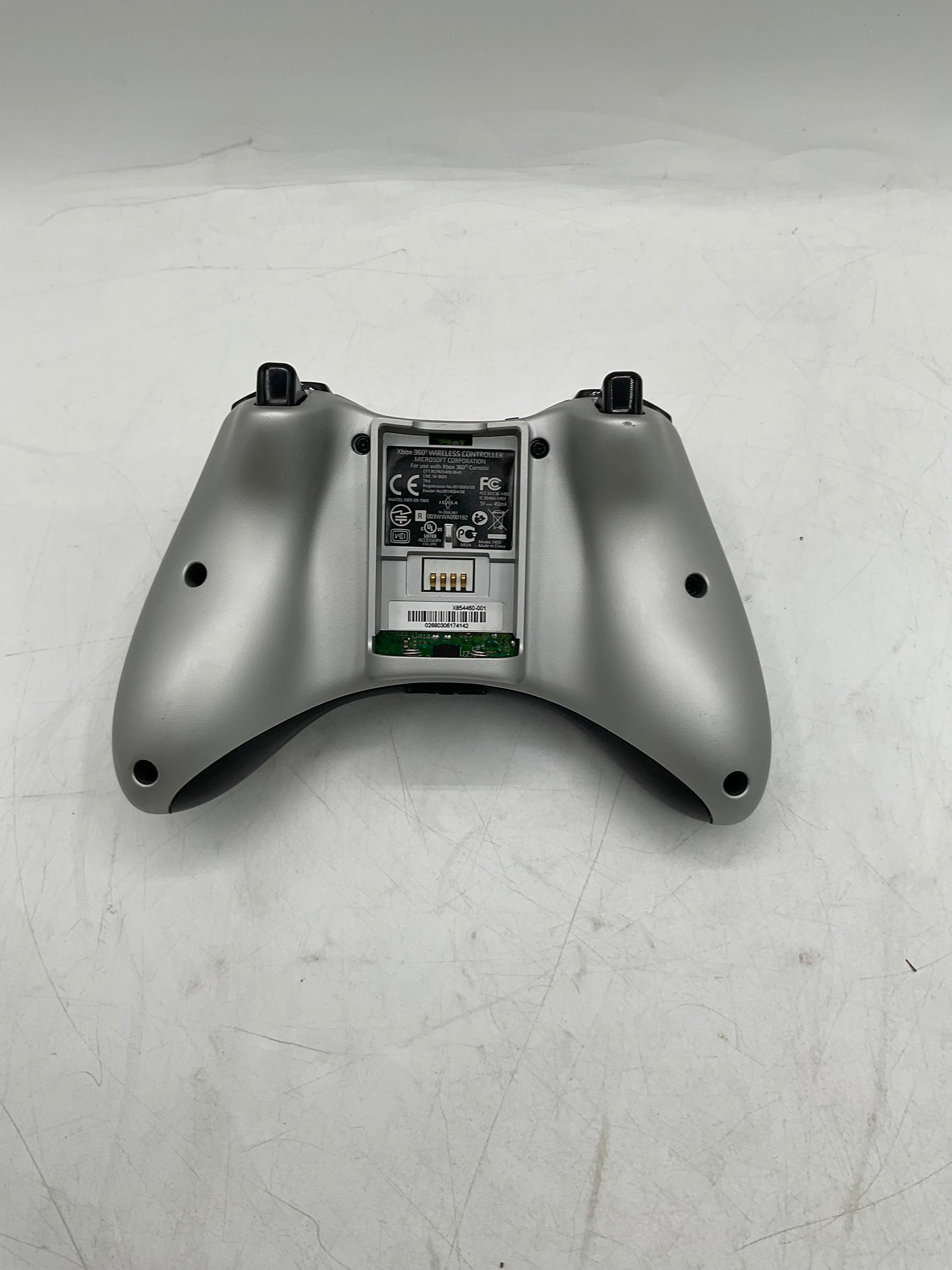 Microsoft Xbox 360 Wired Controller w/o Batteries - Silver
