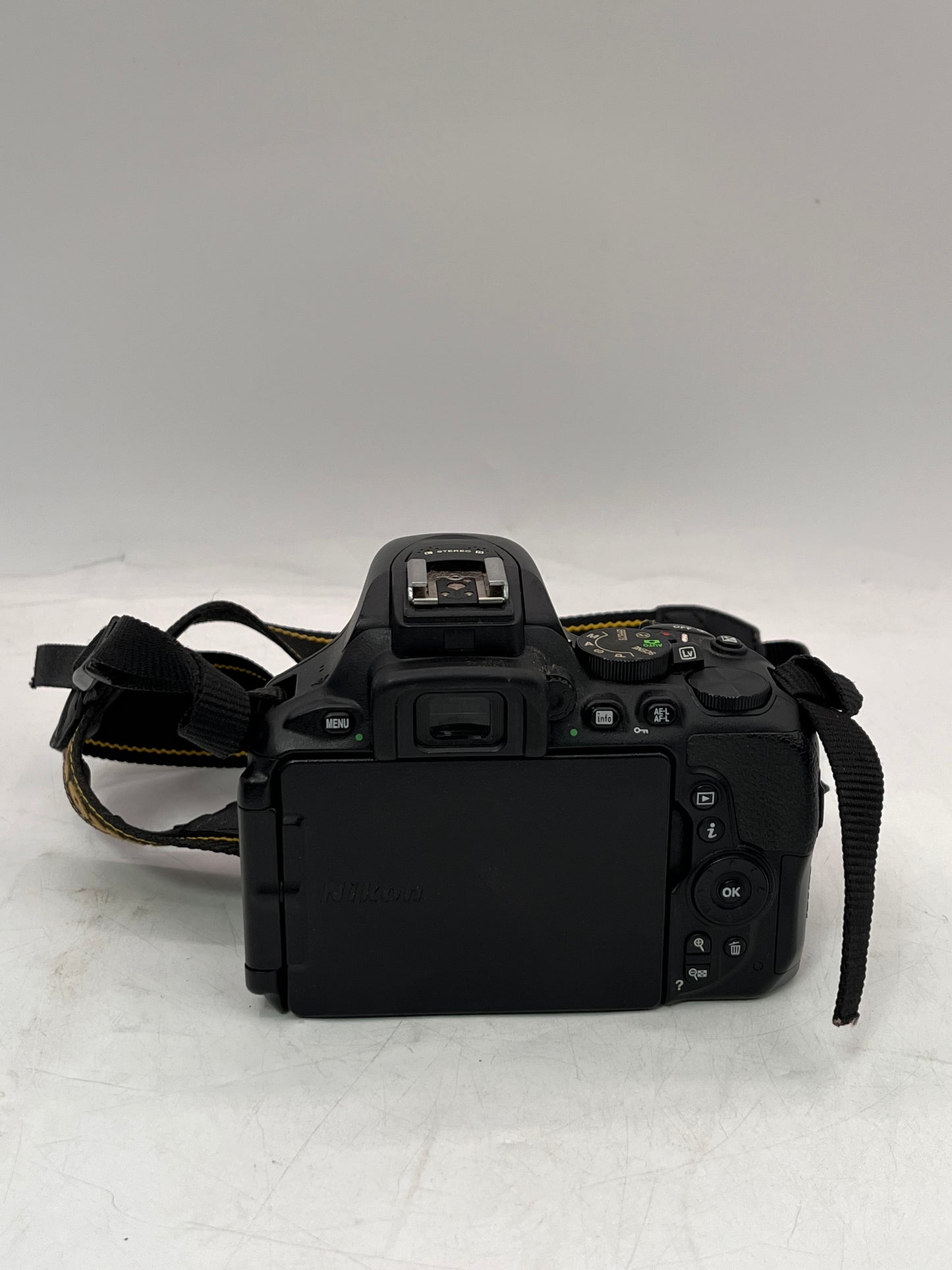 Nikon D5600 Digital Camera with 18-55mm 1:3.5-5.6G VR  - Black