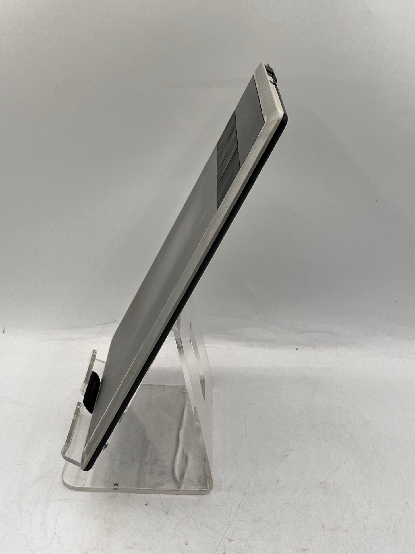Wacom CTH-470 Tablet - Silver/Black