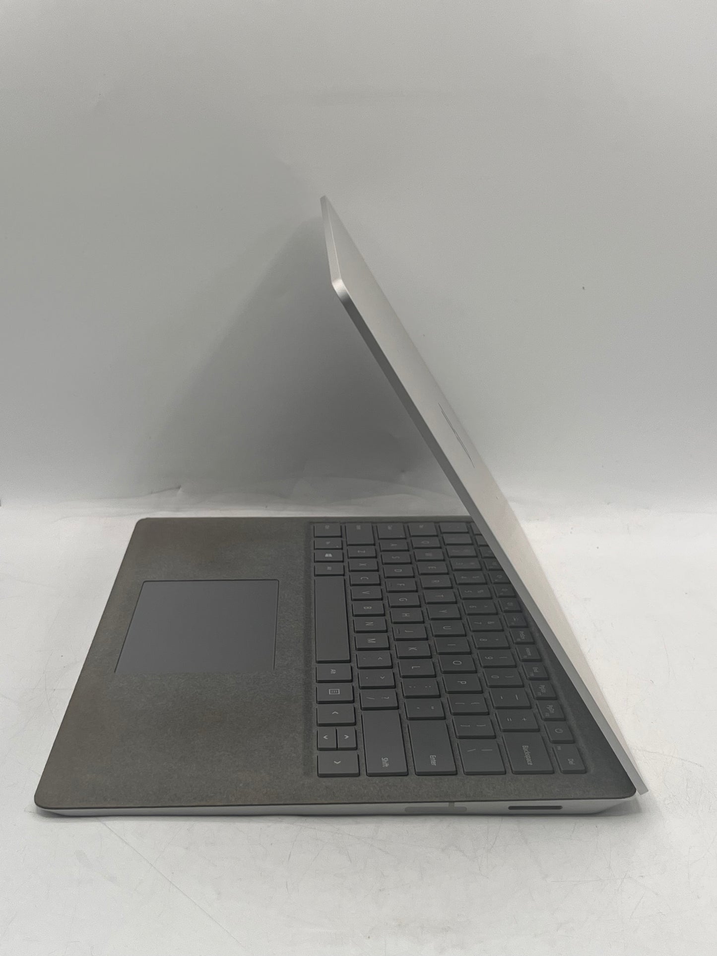 Microsoft 1769 Laptop Core i7-7660U 16GB 512GB 12" w/ charger Silver