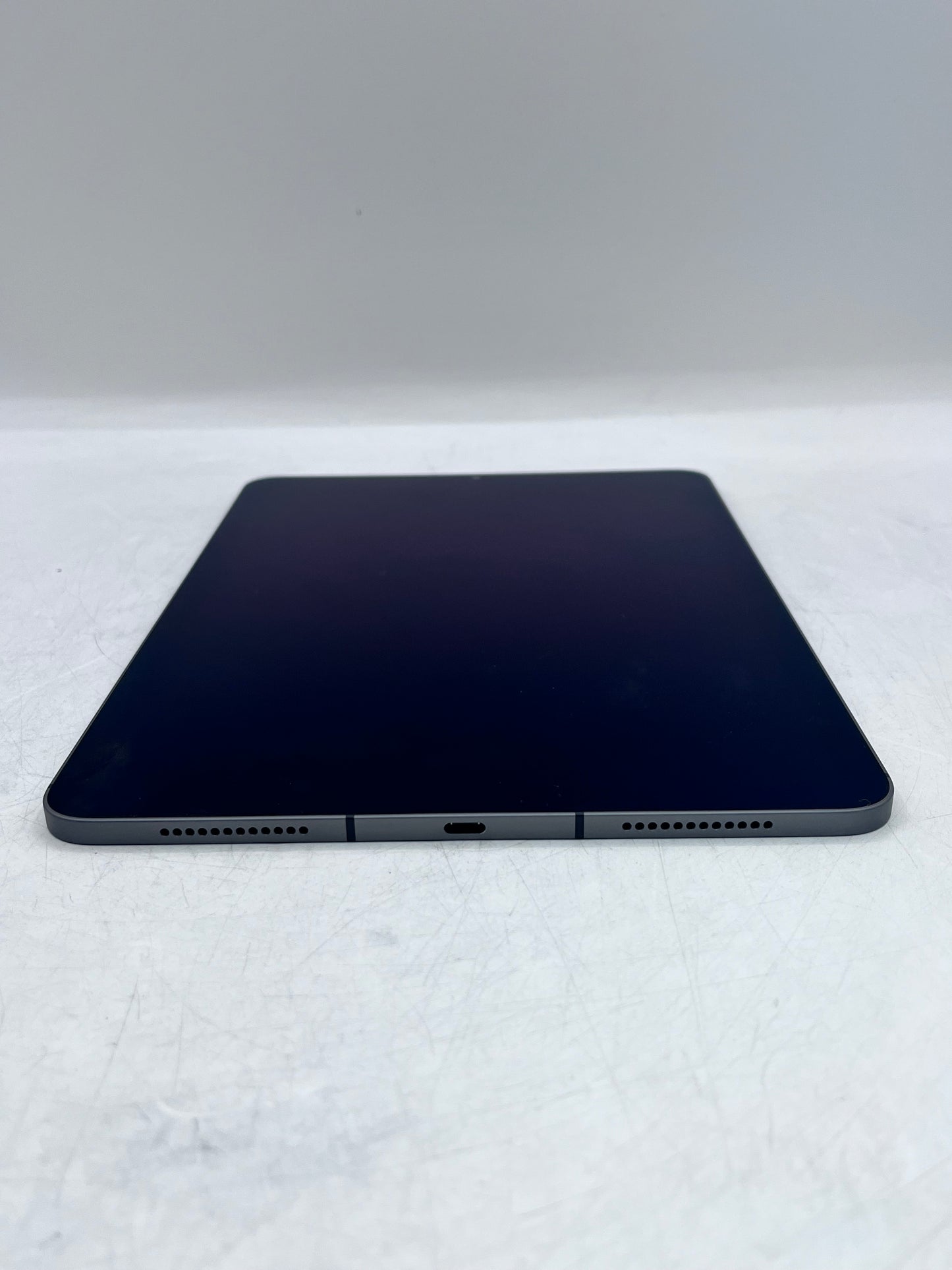 Apple iPad Air Unlocked (5th Generation) 64GB Space Gray Wi-Fi + Cellular A2589